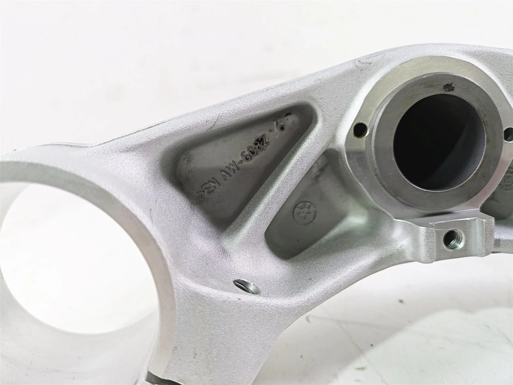 2016 BMW R1200RS K54 Lower Triple Tree Steering Clamp 8549422 31428549594 - Image 9