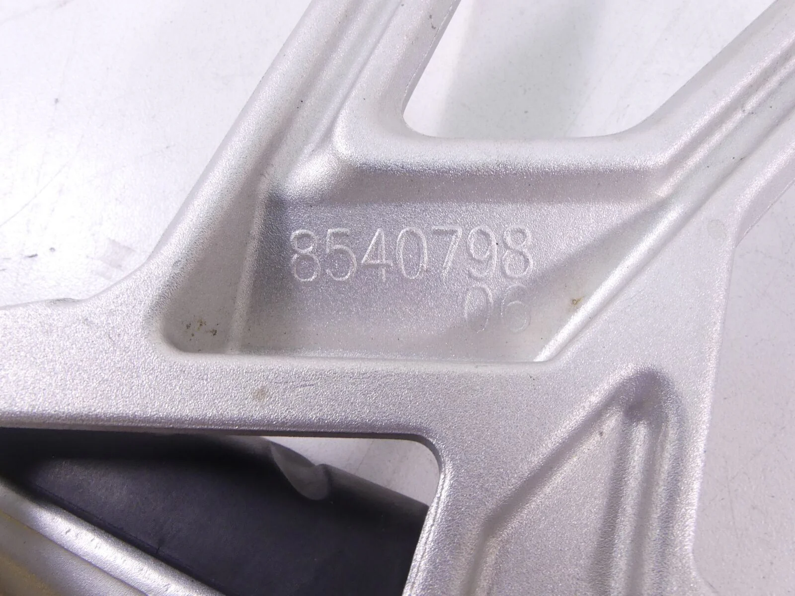 2016 BMW R1200RS K54 Passenger Footpeg Foot Peg Rest Set 46718540798 46718540799 - Image 8