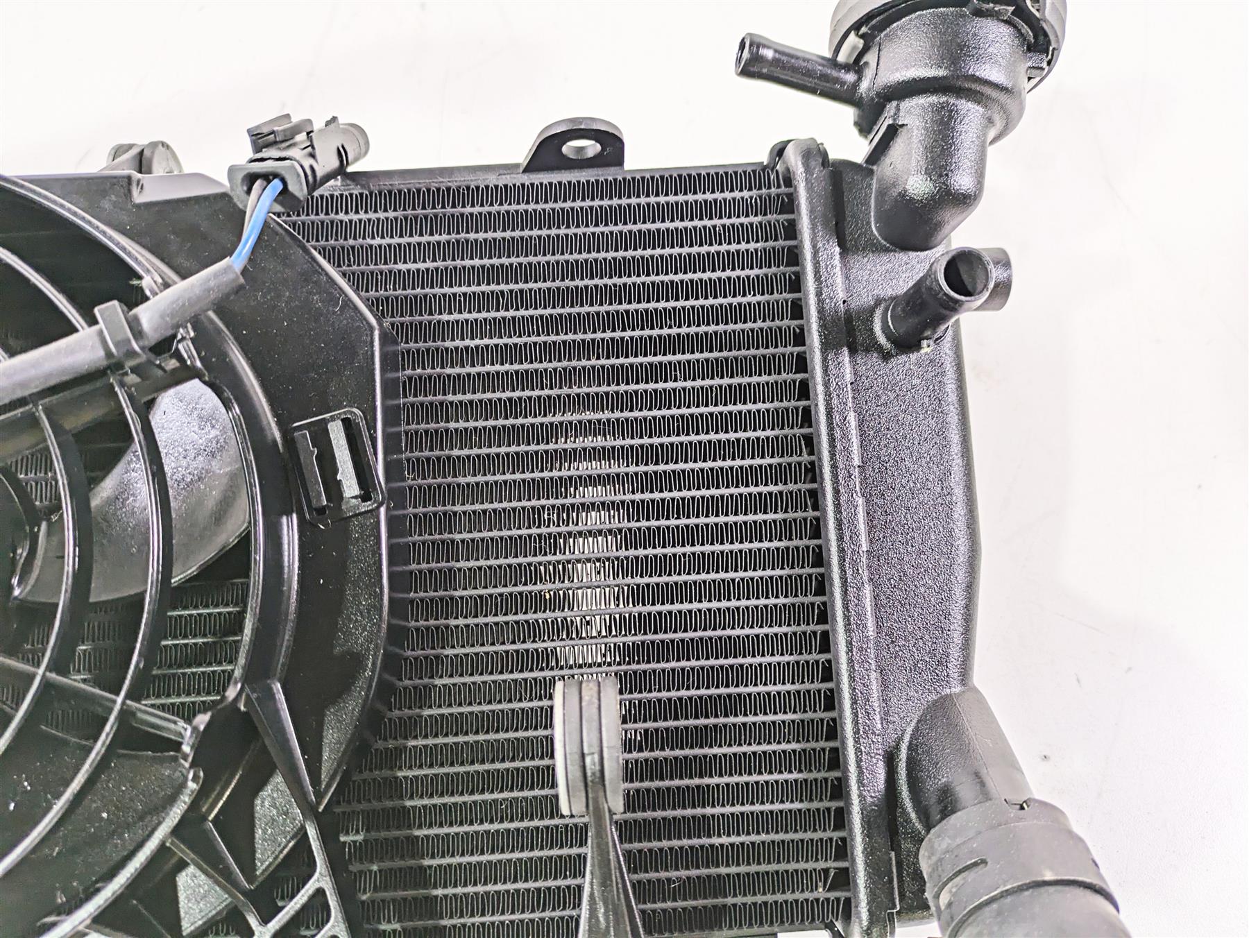 2016 BMW R1200RS K54 Radiator Fan Reservoir Hoses Set 17118525833 - Image 8