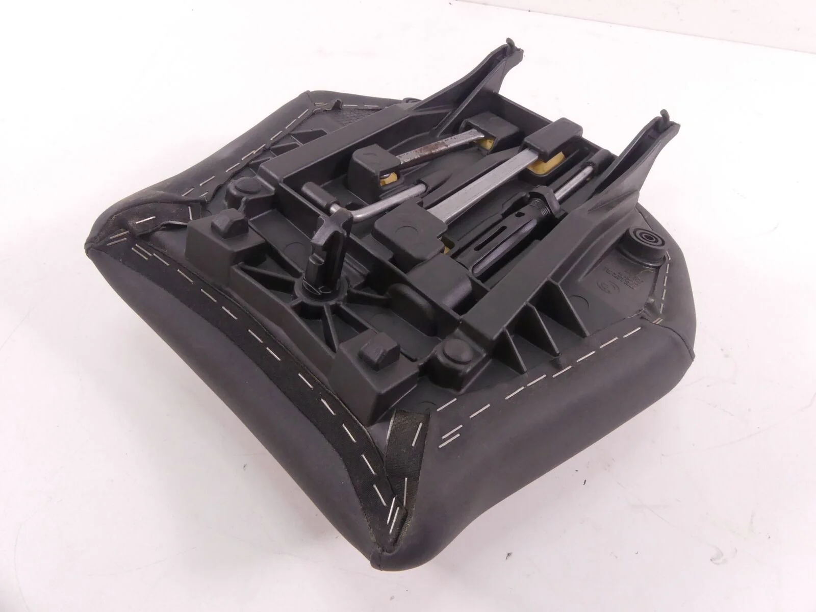 2016 BMW R1200RS K54 Rear Passenger Pillion Seat Saddle + Tools 52538550756 - Image 8