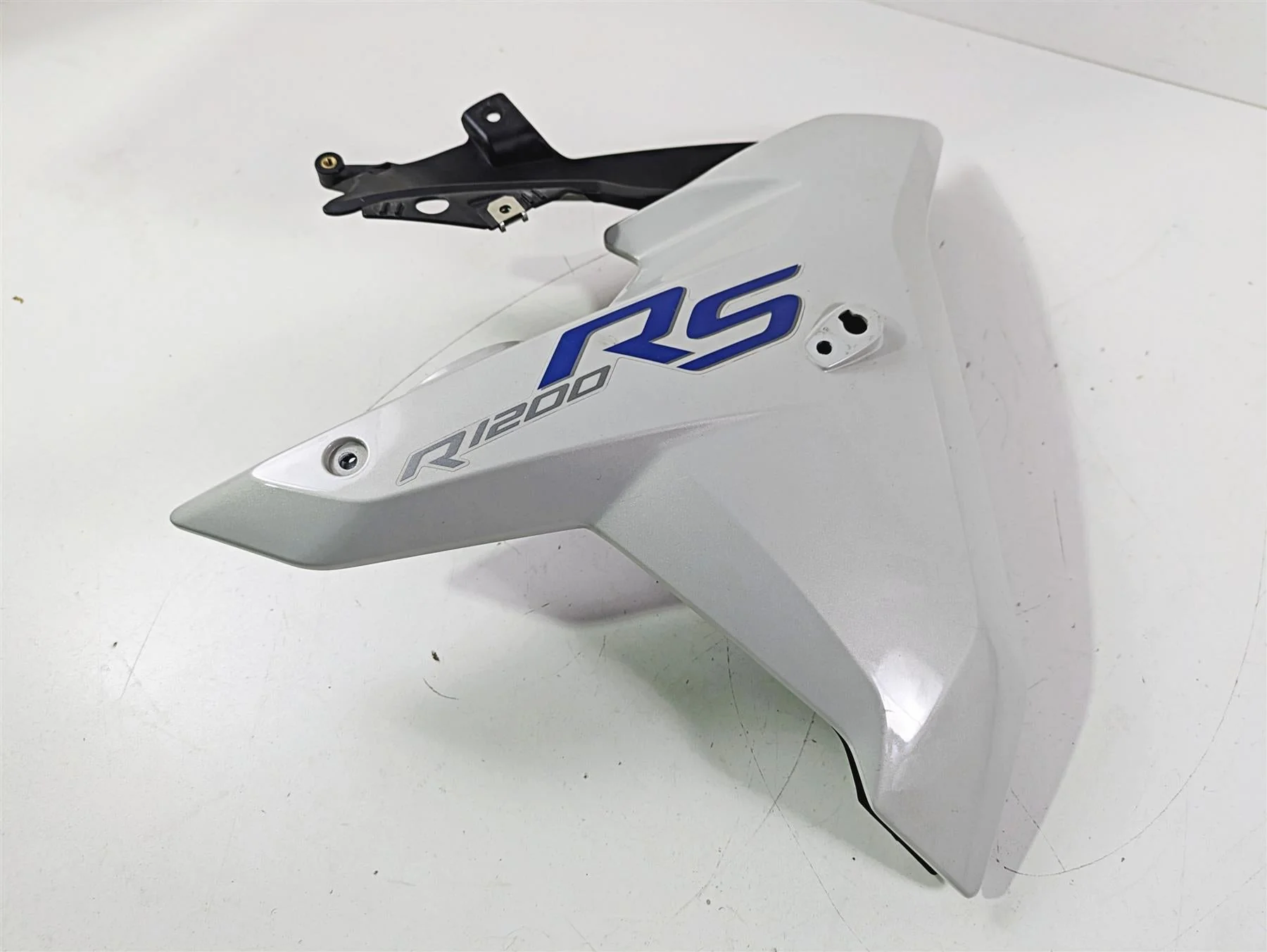 2016 BMW R1200RS K54 Right Main Radiator Fairing Cover Lightgray 46638556736 - Image 12