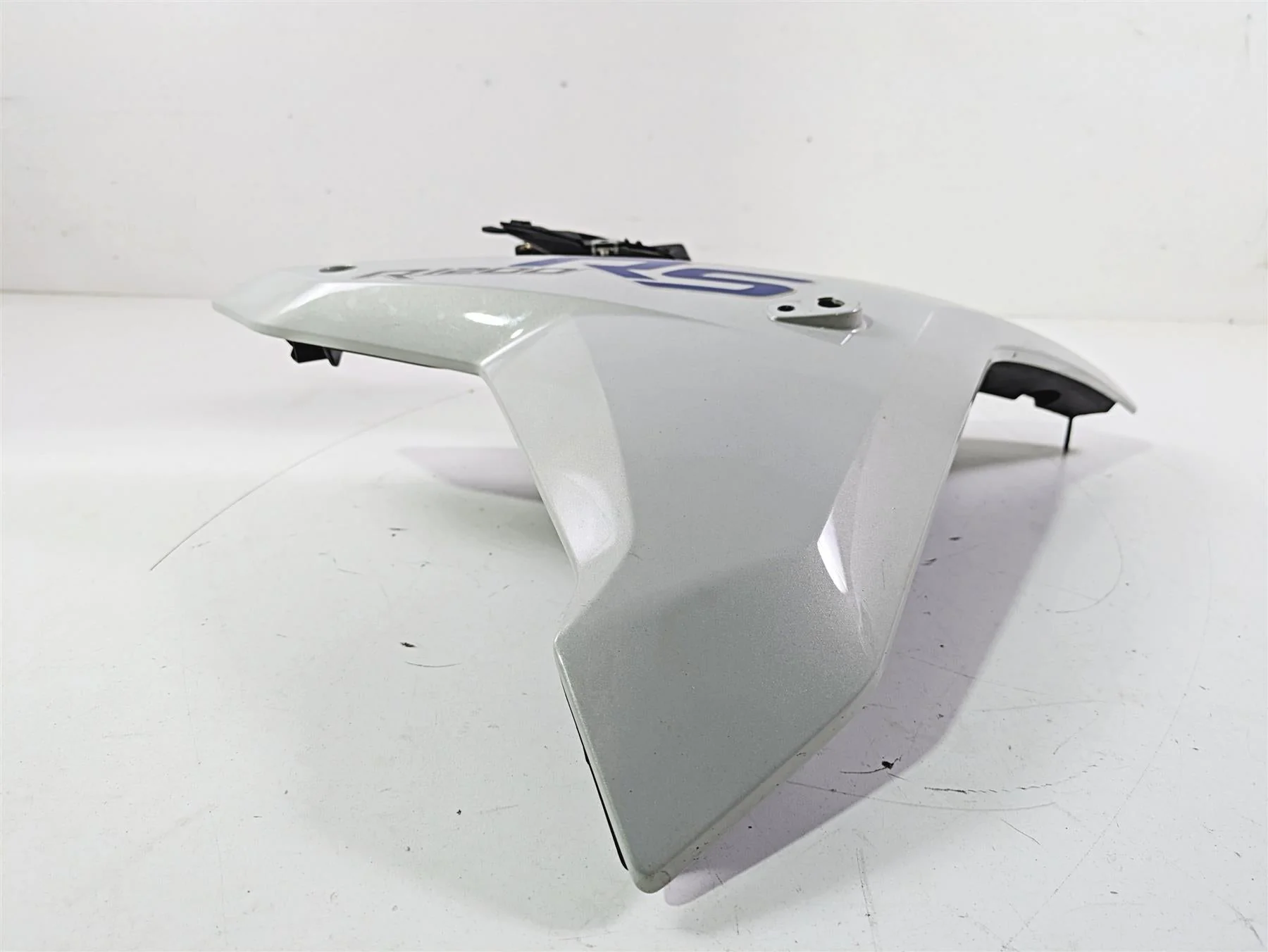 2016 BMW R1200RS K54 Right Main Radiator Fairing Cover Lightgray 46638556736 - Image 2