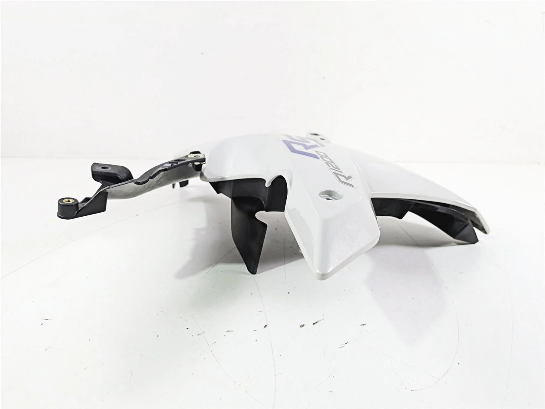 2016 BMW R1200RS K54 Right Main Radiator Fairing Cover Lightgray 46638556736 - Image 5