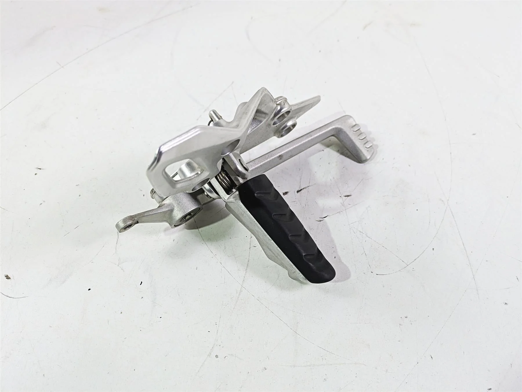 2016 BMW R1200RS K54 Right Rider Footpeg & Brake Pedal 46718540797 - Image 7