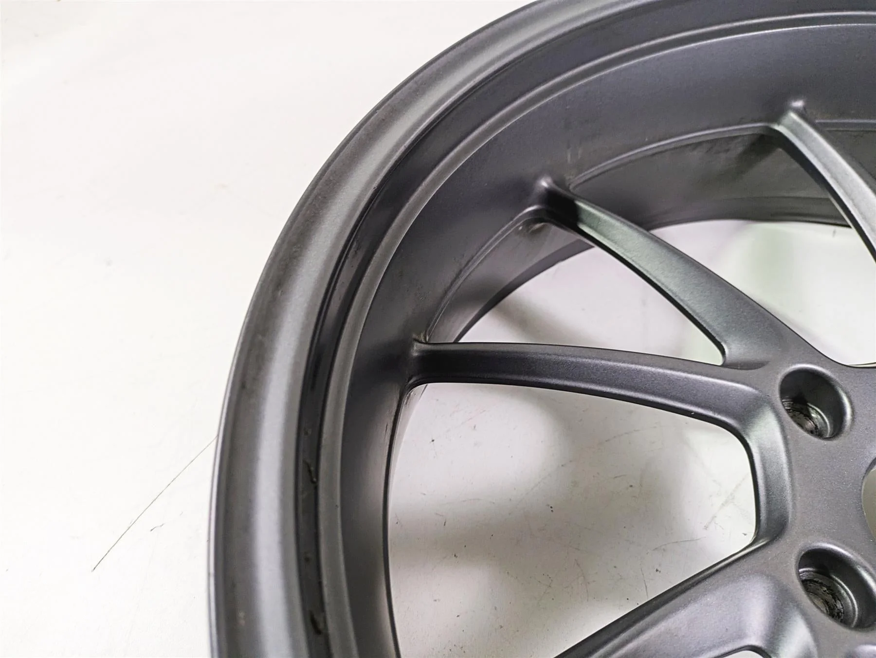2016 BMW R1200RS K54 Straight Rear Wheel Rim 17x5.5 36318556340 - Image 10