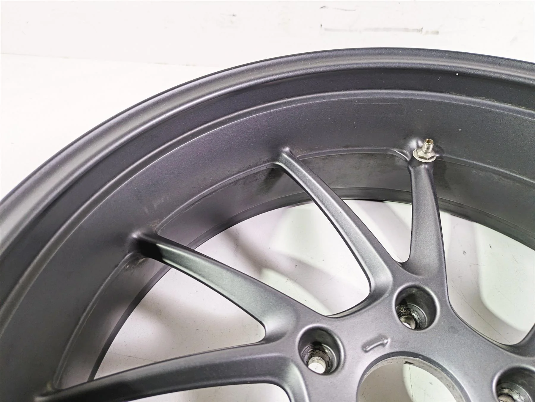 2016 BMW R1200RS K54 Straight Rear Wheel Rim 17x5.5 36318556340 - Image 9