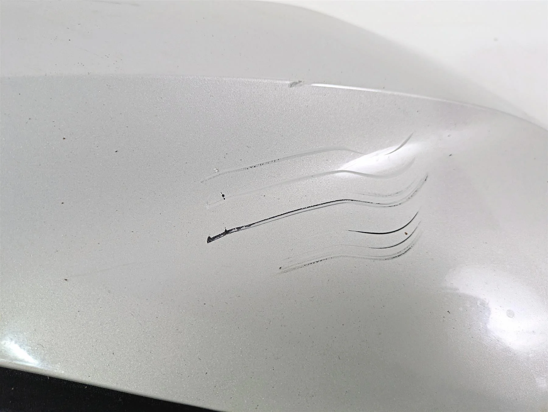 2016 BMW R1200RS K54 Tank Left Side Fairing Cover - Scratches 46638548065 - Image 3