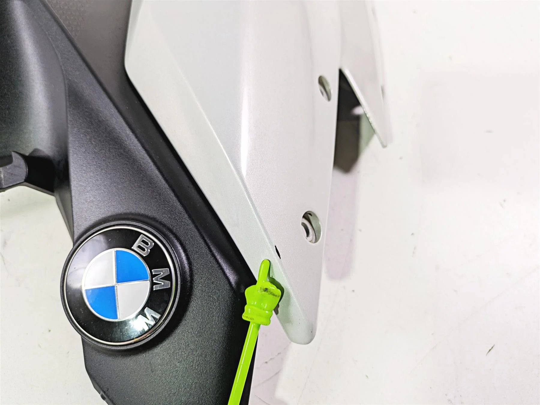 2016 BMW R1200RS K54 Tank Right Side Fairing Cover 46638548066 - Image 10