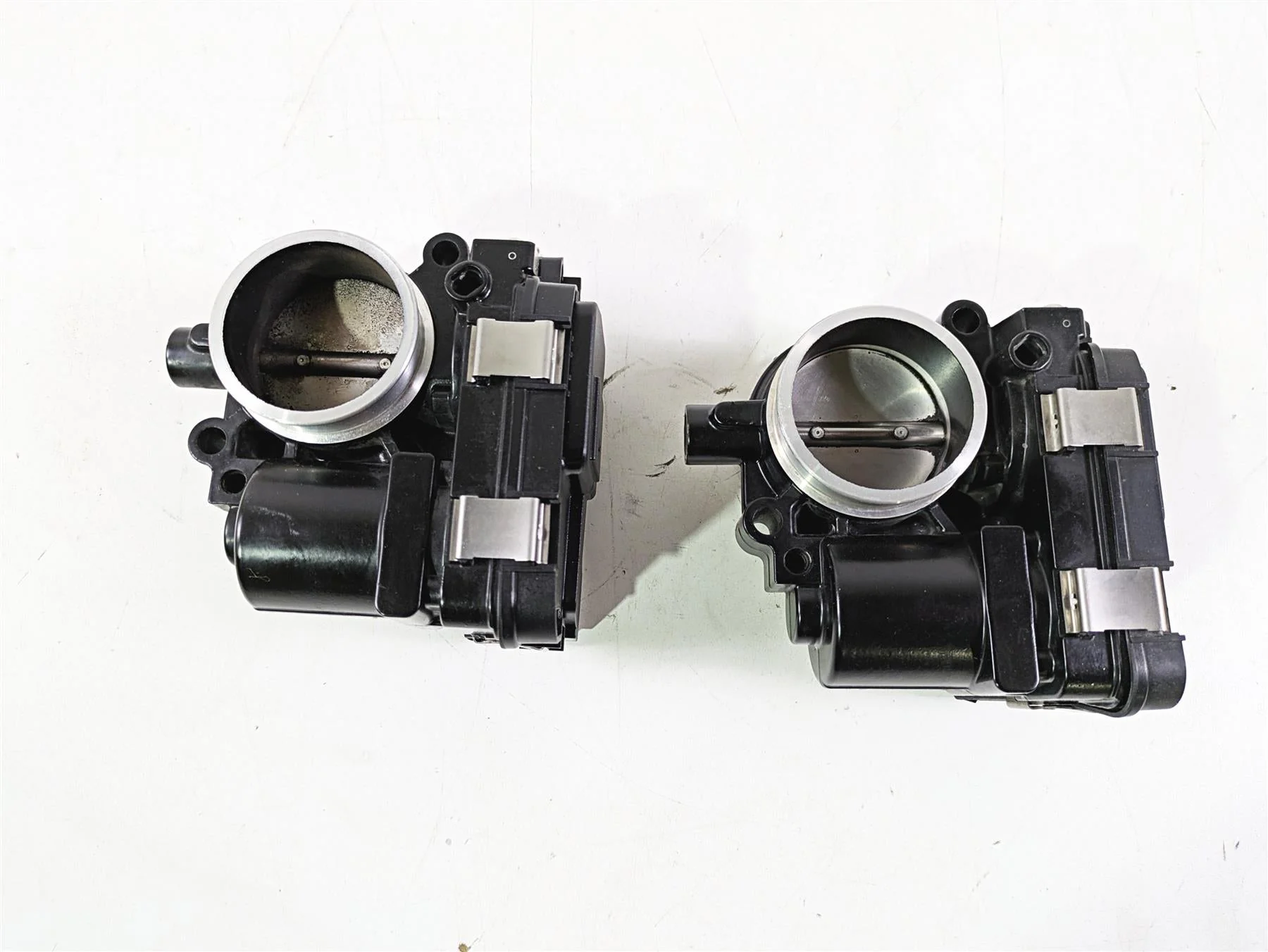2016 BMW R1200RS K54 Throttle Bodies Body Fuel Injection 13548564959 - Image 11