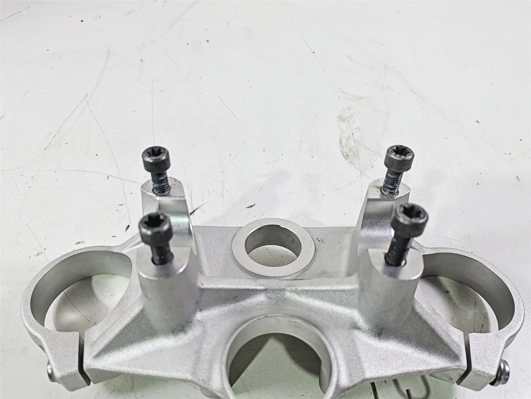 2016 BMW R1200RS K54 Upper Triple Tree Steering Clamp 31428525324 - Image 8