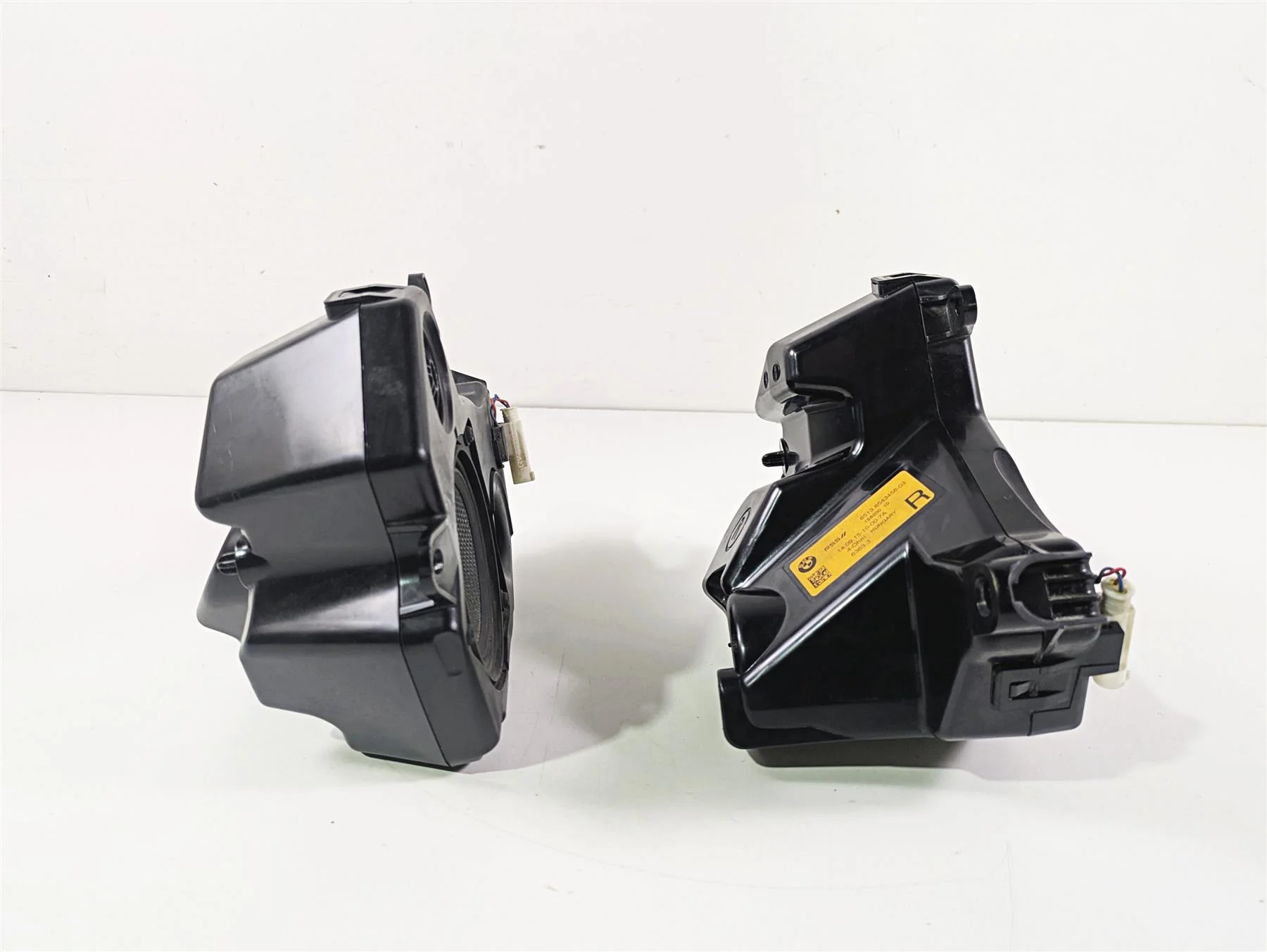 2016 BMW R1200RT K52 Front Audio Radio Speaker Set 65138543457 65138543458 - Image 4