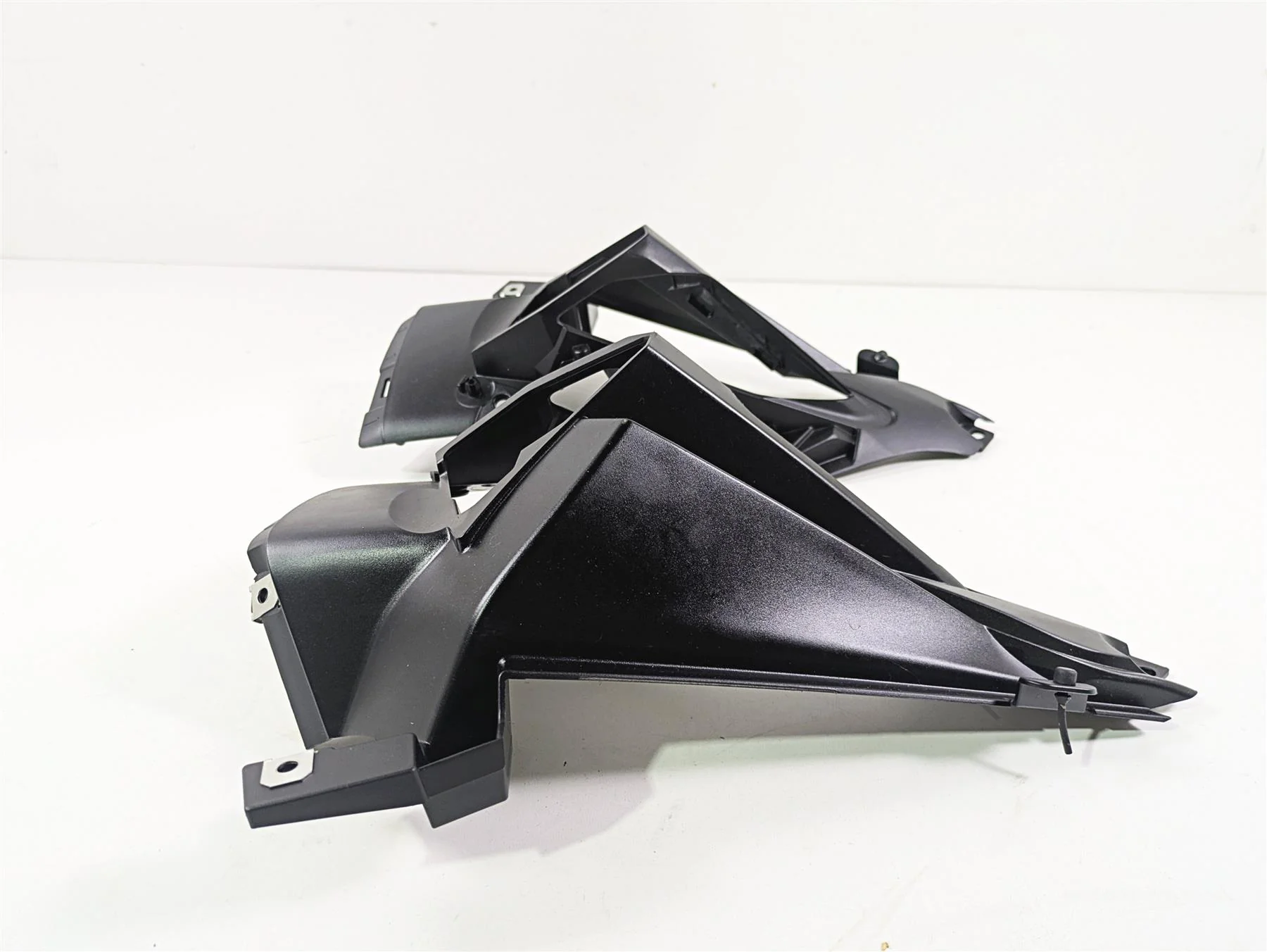 2016 BMW R1200RT K52 Front Blinker Side Cover Fairing Set 46637728815 - Image 3