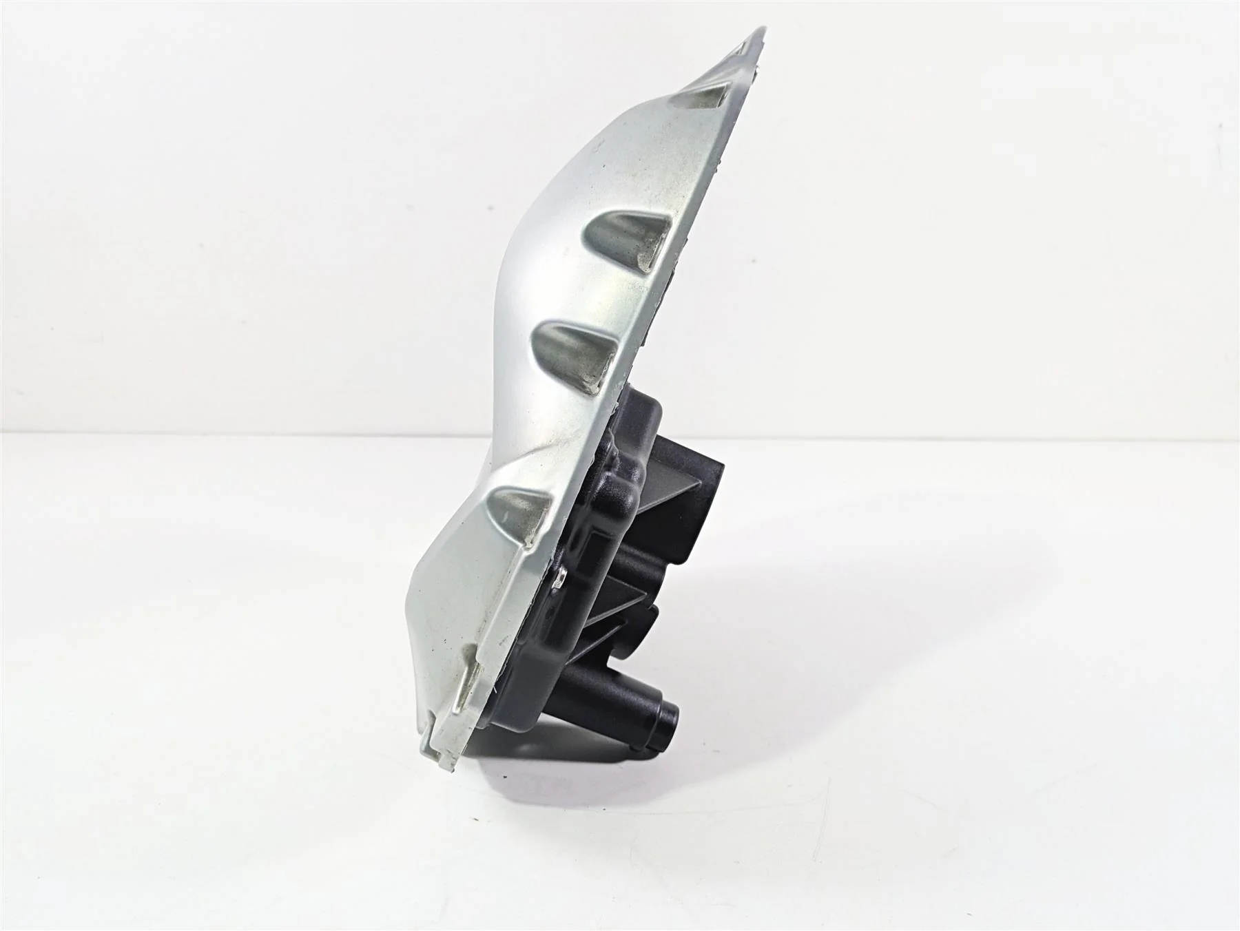 2016 BMW R1200RT K52 Front Engine Motor Crank Case Cover 8541375 - Image 3