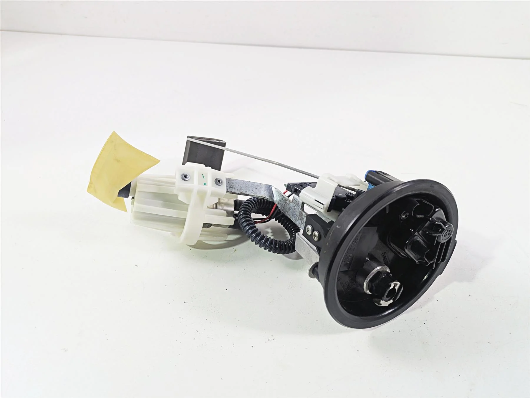 2016 BMW R1200RT K52 Fuel Gas Petrol Pump 16148532133 16148357969 - Image 11