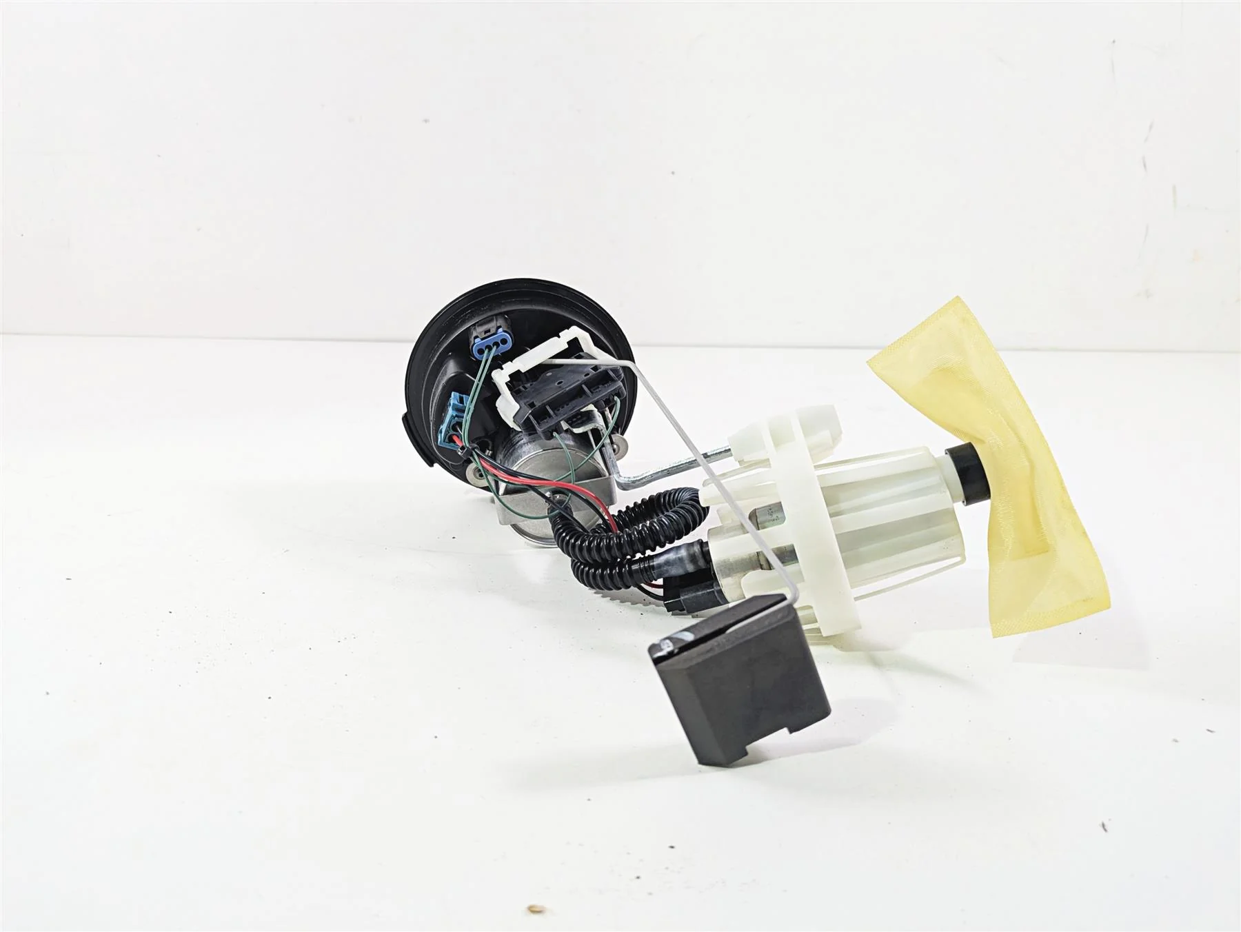 2016 BMW R1200RT K52 Fuel Gas Petrol Pump 16148532133 16148357969 - Image 2
