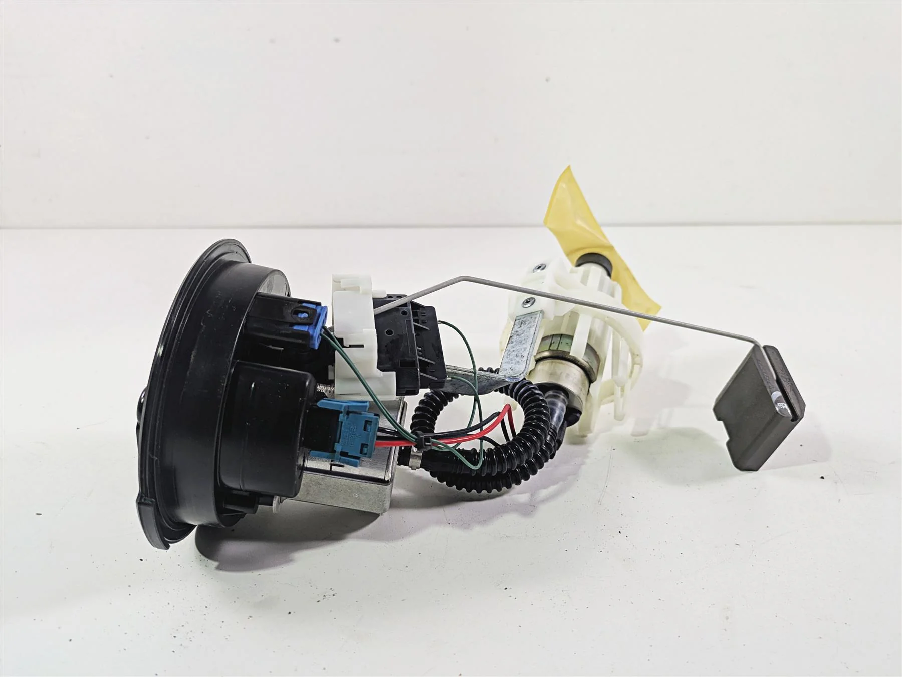2016 BMW R1200RT K52 Fuel Gas Petrol Pump 16148532133 16148357969 - Image 5