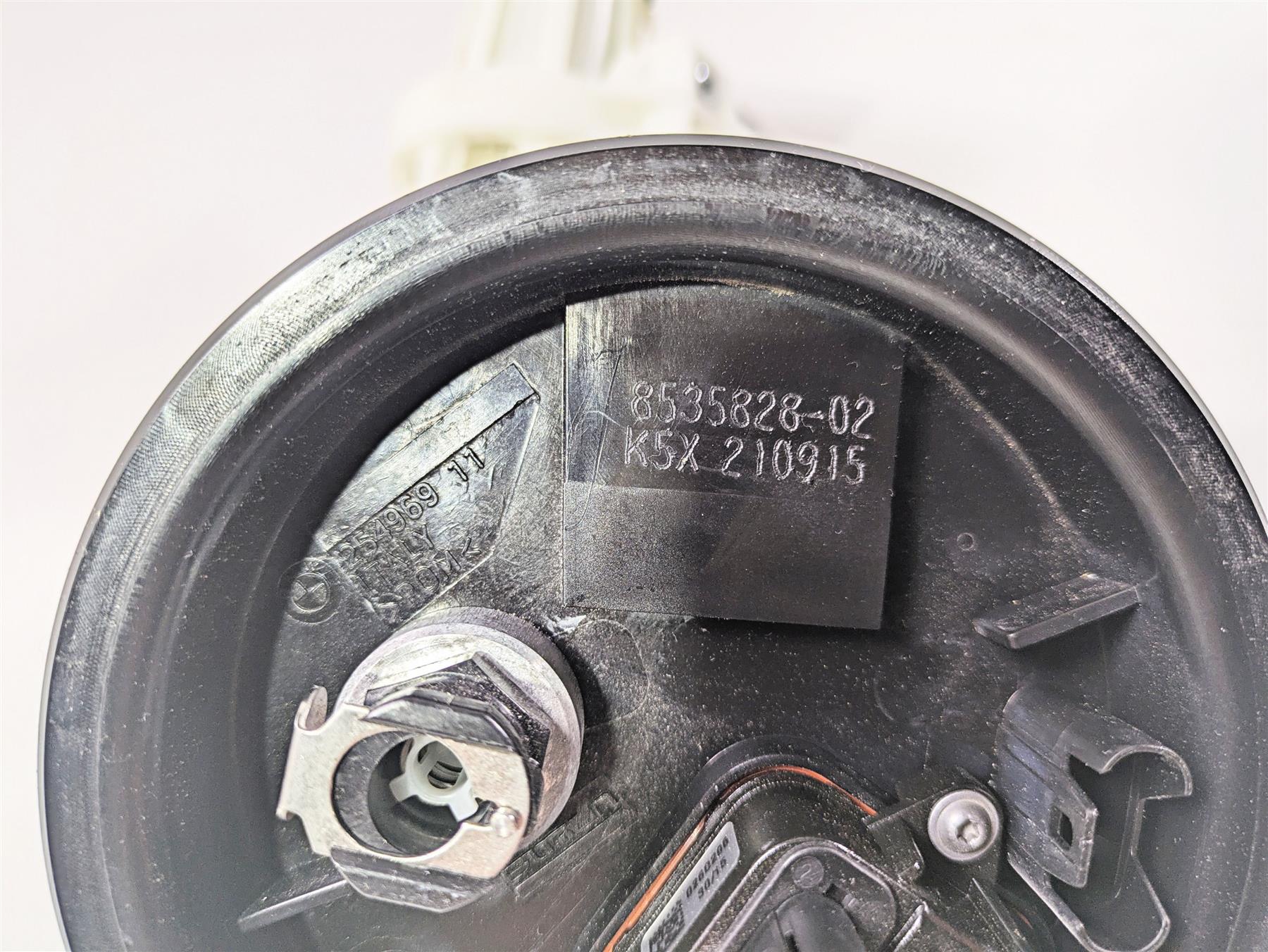 2016 BMW R1200RT K52 Fuel Gas Petrol Pump 16148532133 16148357969 - Image 8