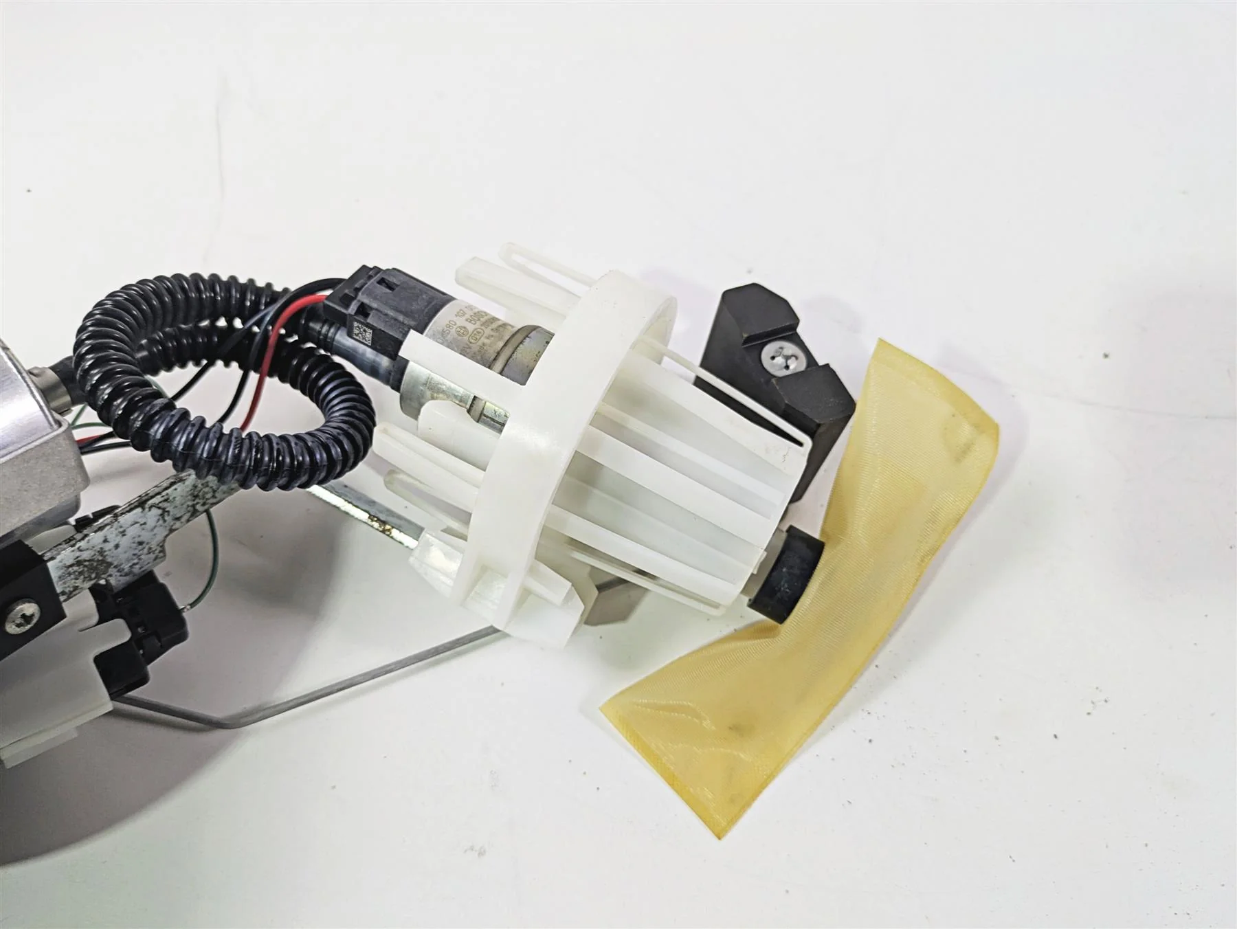 2016 BMW R1200RT K52 Fuel Gas Petrol Pump 16148532133 16148357969 - Image 9