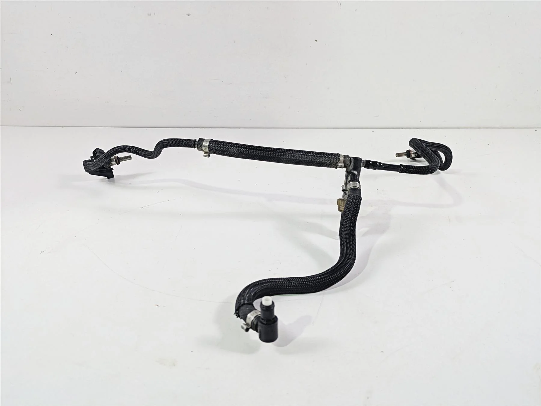 2016 BMW R1200RT K52 Fuel Injectors & Distributor Lines 13538556862 13617672335 - Image 4