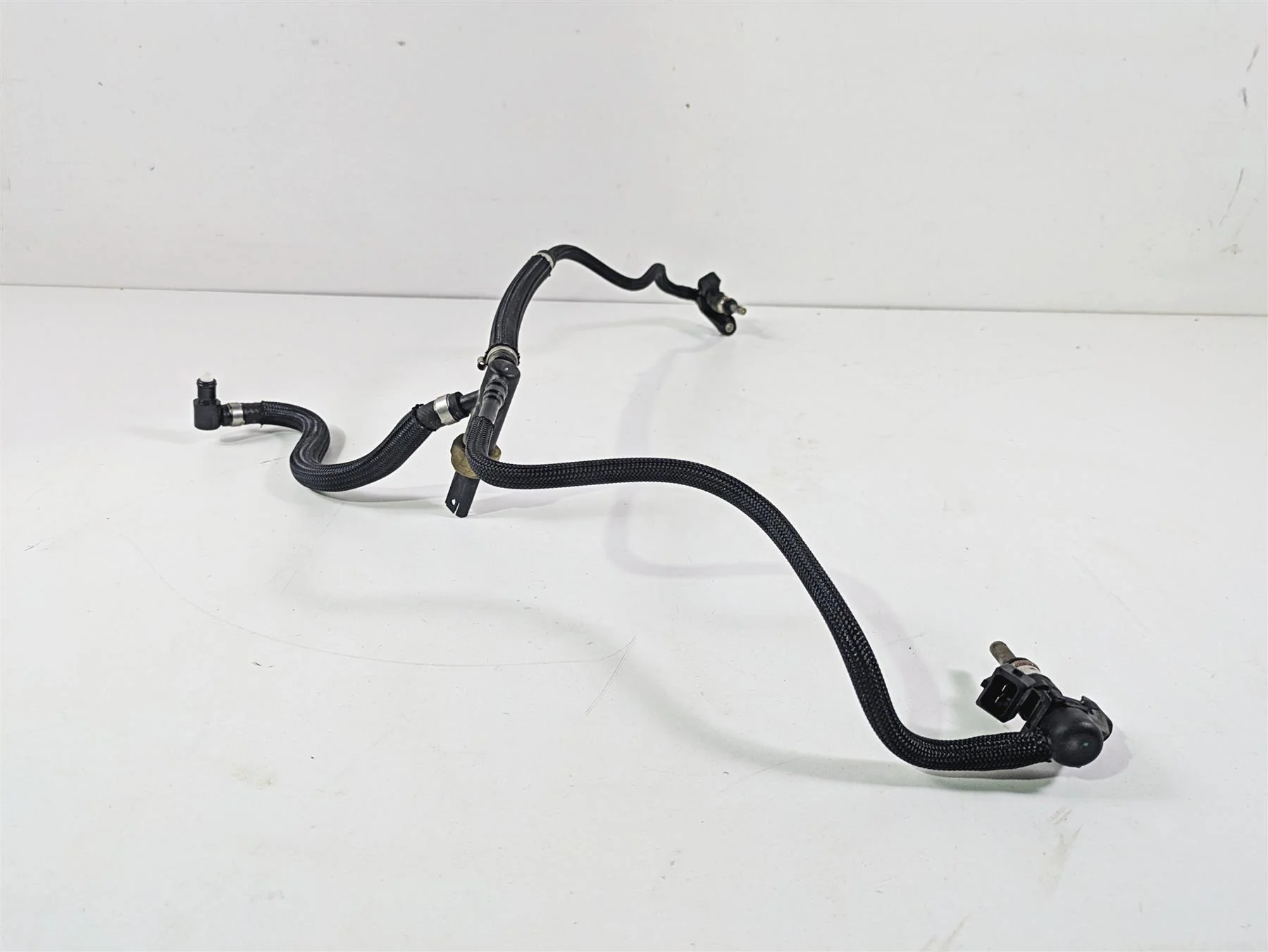 2016 BMW R1200RT K52 Fuel Injectors & Distributor Lines 13538556862 13617672335 - Image 5