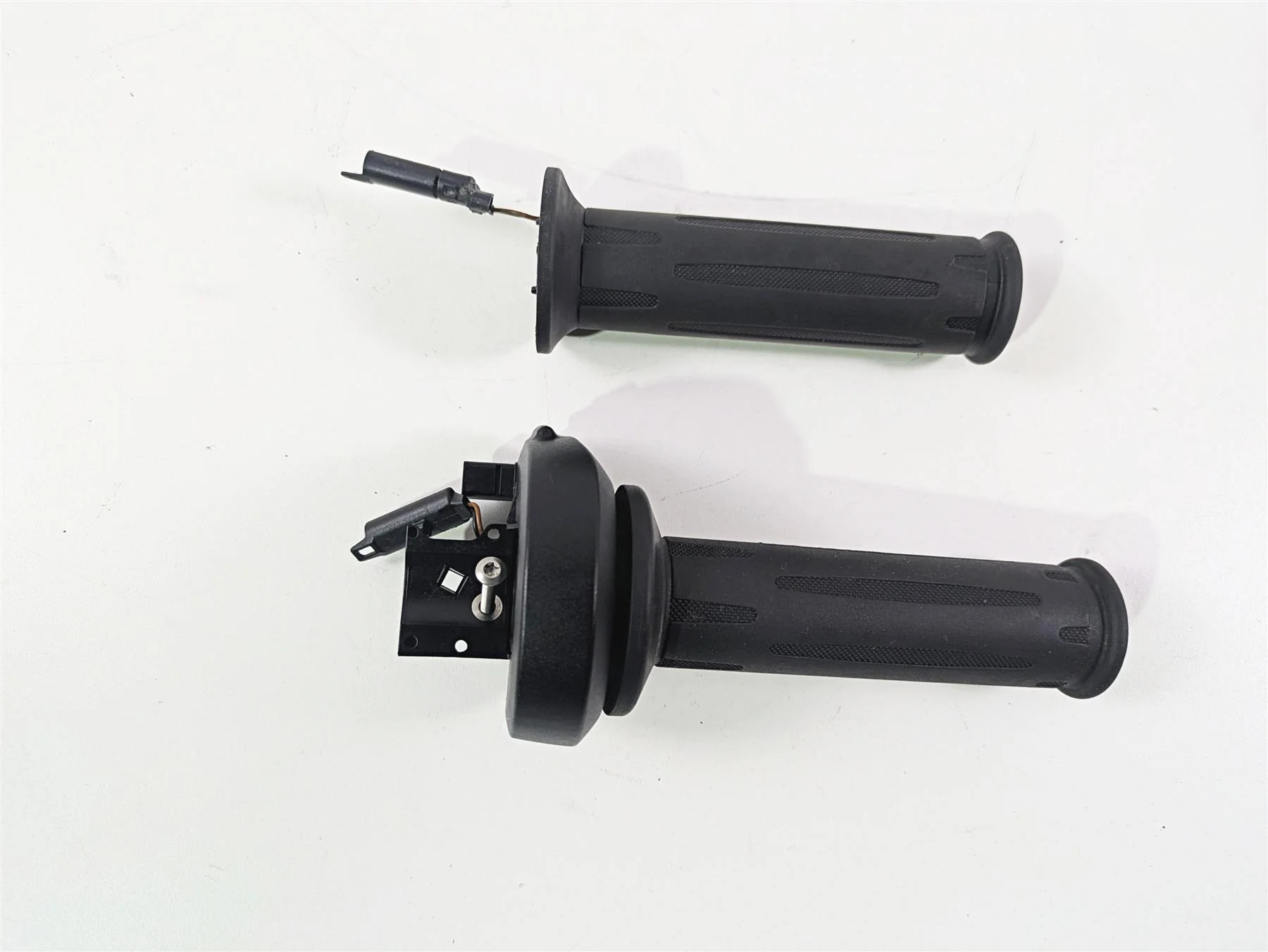 2016 BMW R1200RT K52 Heated Hand Grip Set Cruise Control 61318552117 61318552124