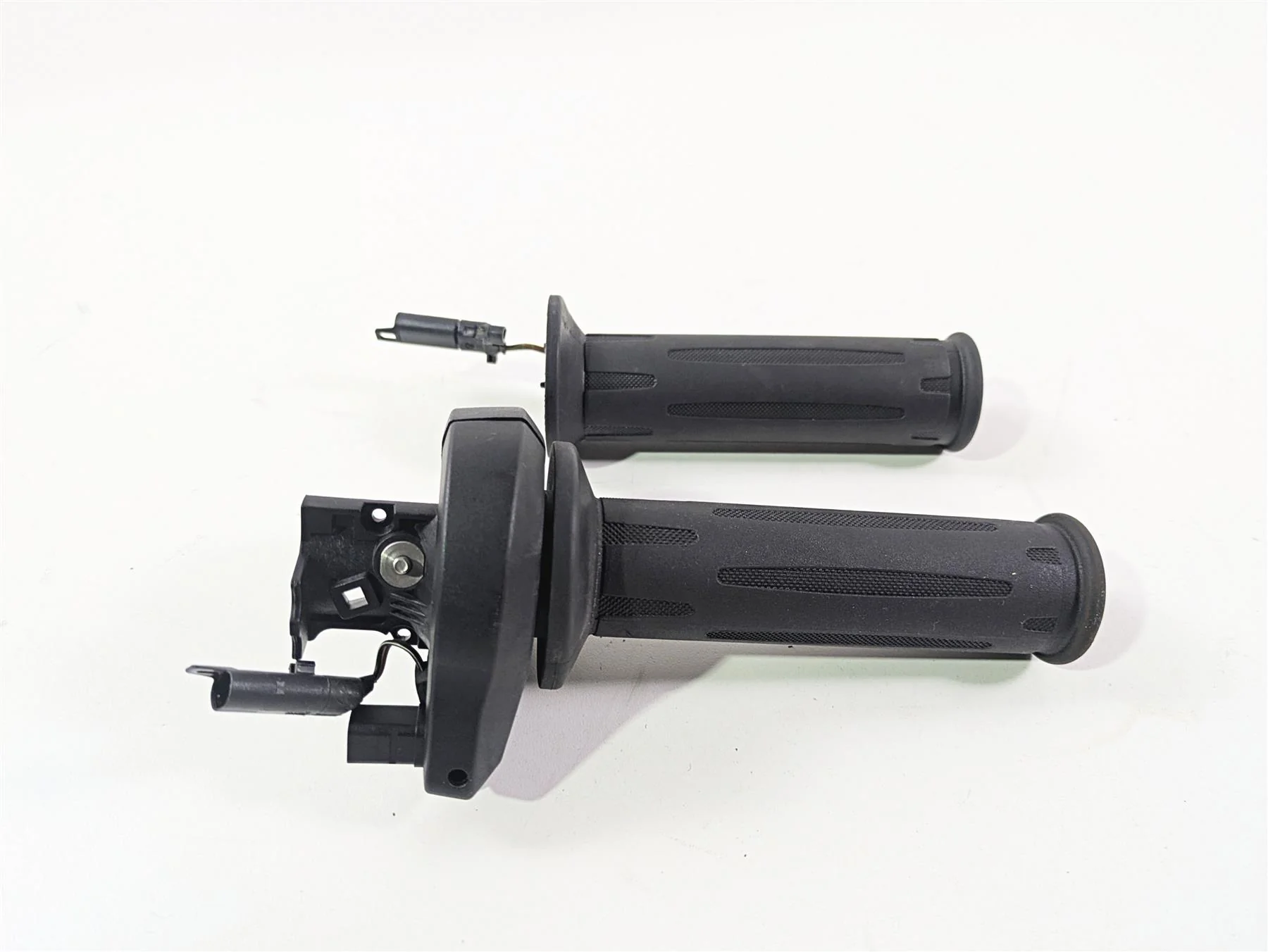 2016 BMW R1200RT K52 Heated Hand Grip Set Cruise Control 61318552117 61318552124 - Image 6