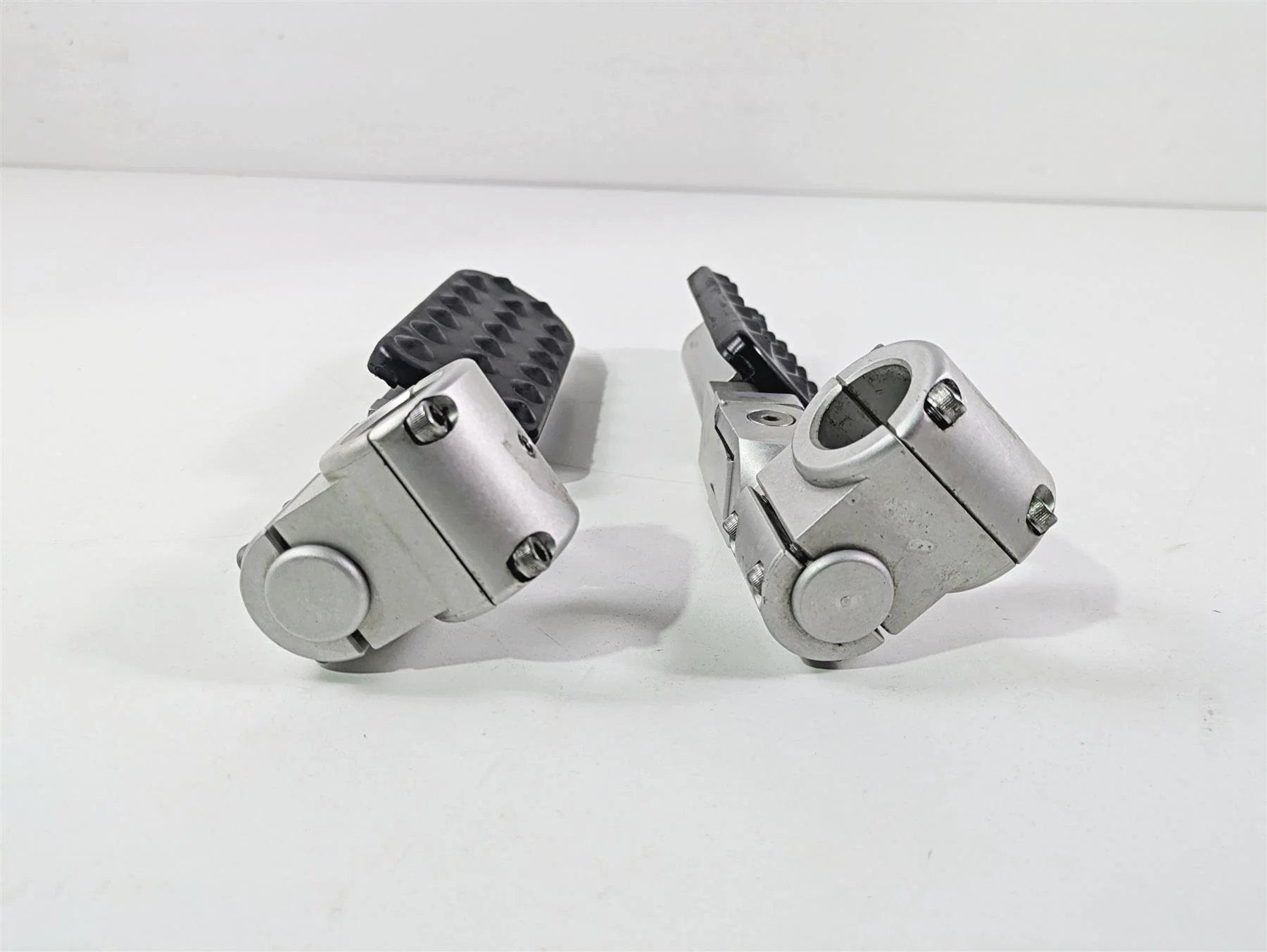 2016 BMW R1200RT K52 Ilium Works Versatile Highway FootPeg Set  27-100 - Image 5