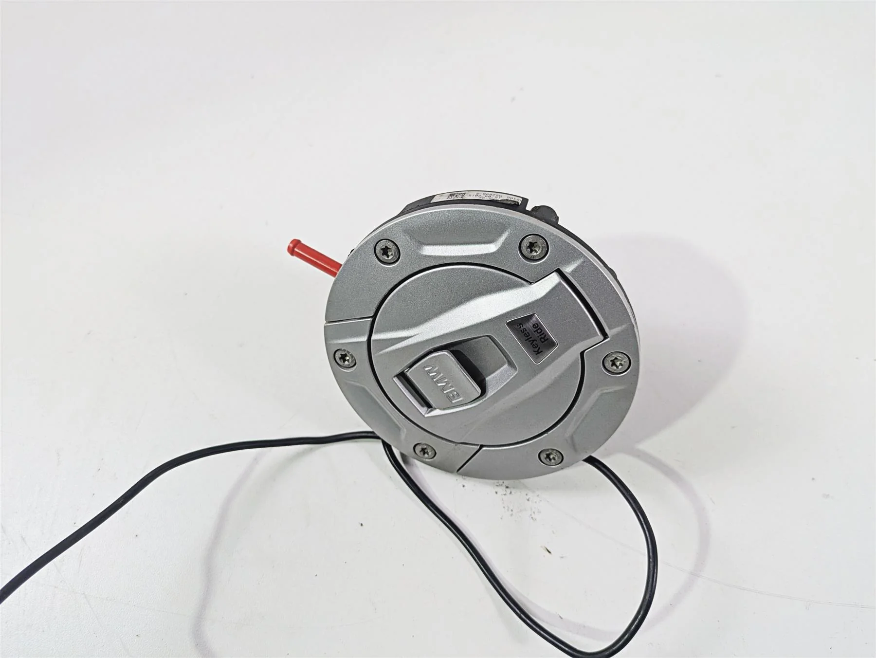 2016 BMW R1200RT K52 Keyless Fuel Gas Petrol Tank Lid Cap 16118552106 - Image 10