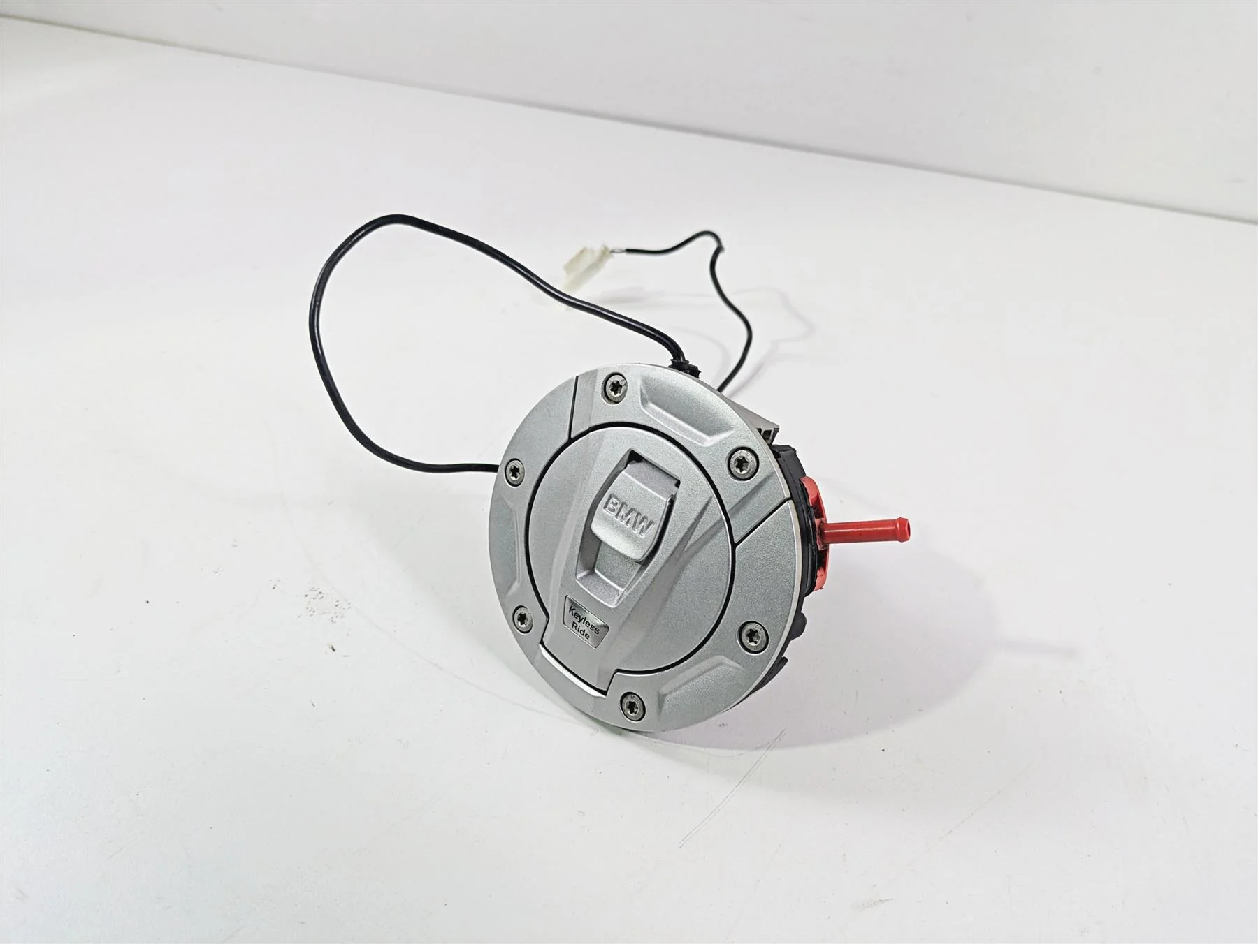 2016 BMW R1200RT K52 Keyless Fuel Gas Petrol Tank Lid Cap 16118552106 - Image 12
