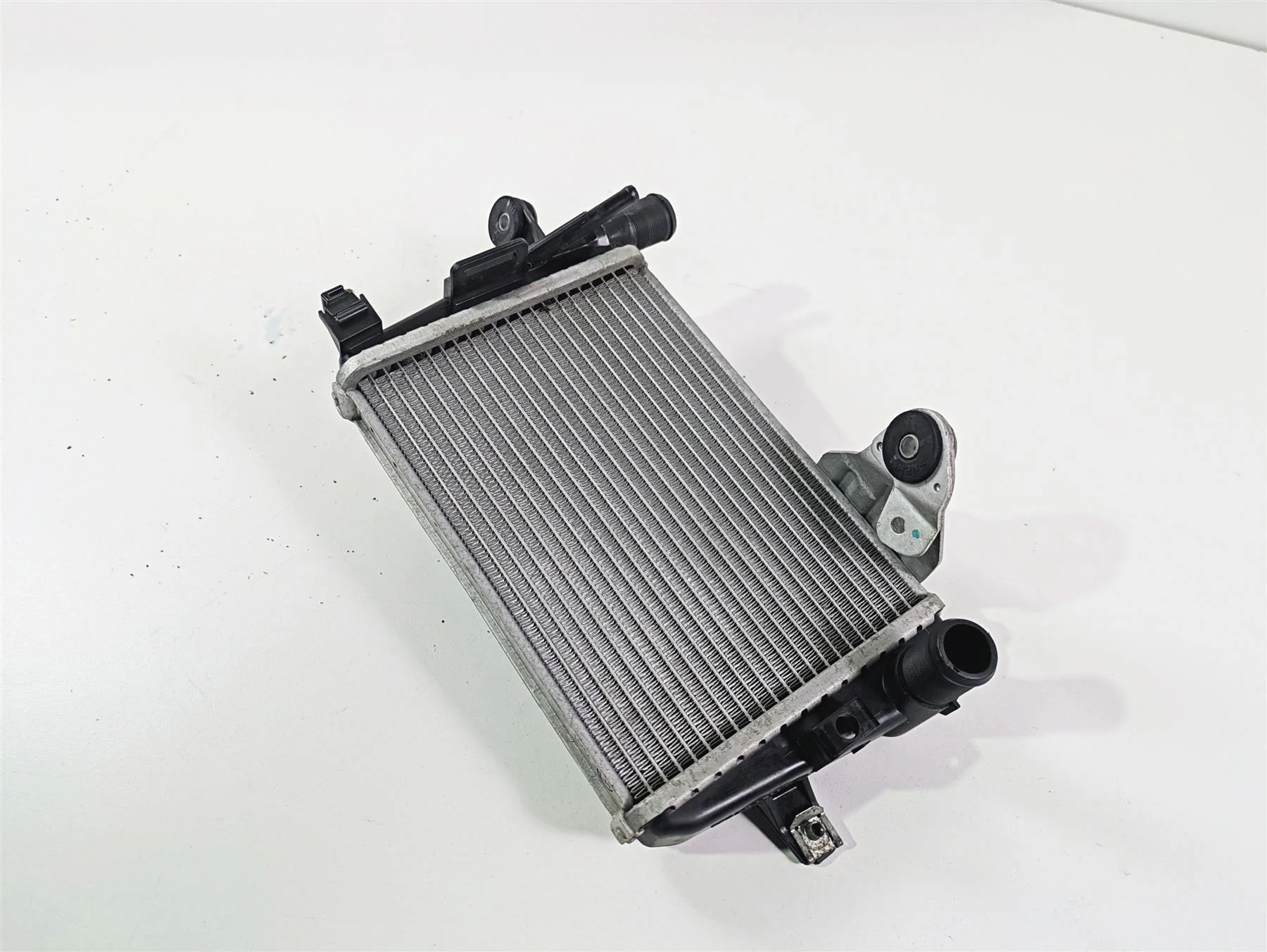 2016 BMW R1200RT K52 Left Radiator Cooler 17118546408 - Image 12