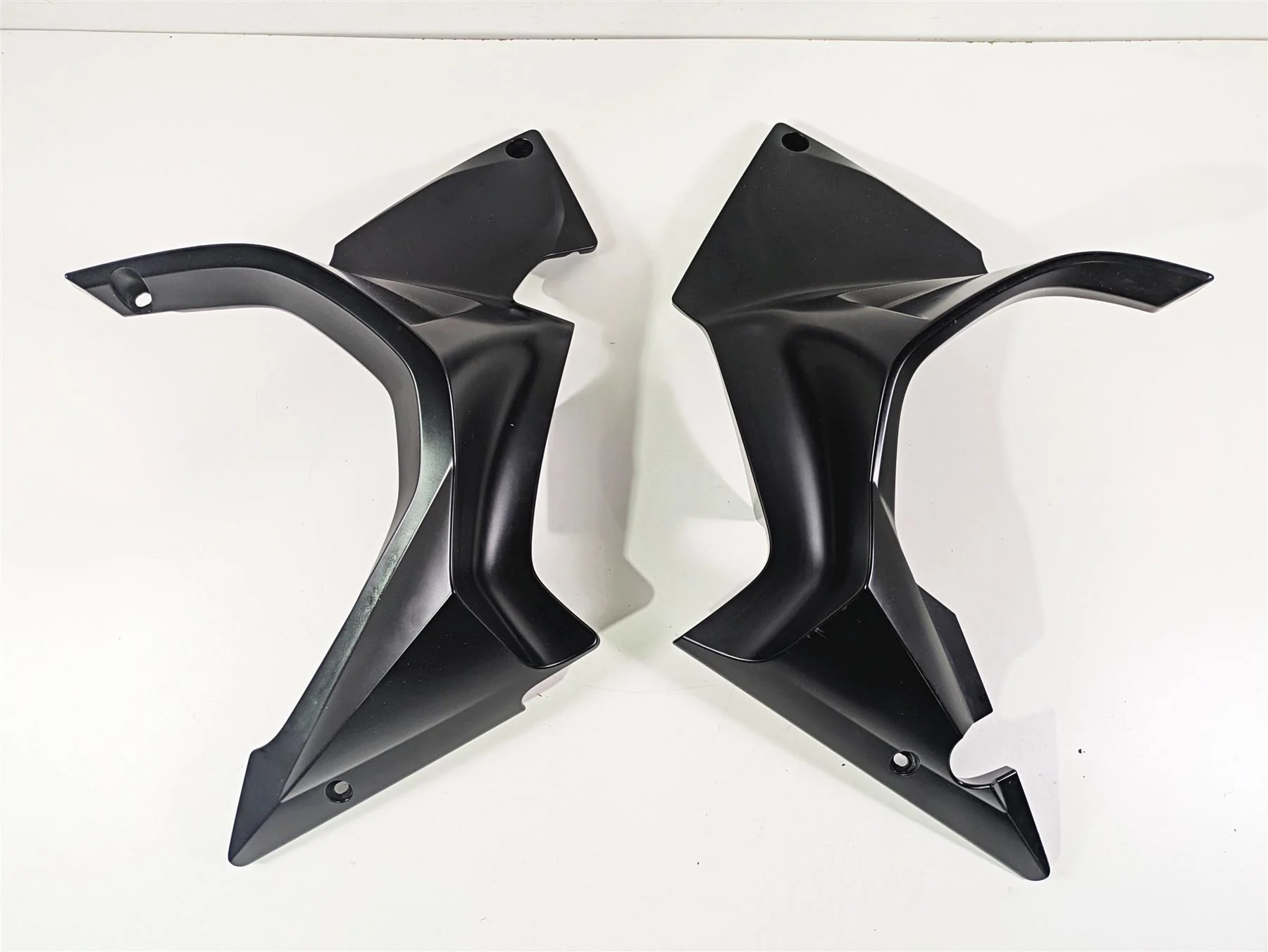 2016 BMW R1200RT K52 Left Right Engine Cover Set 46638533580 46638533579