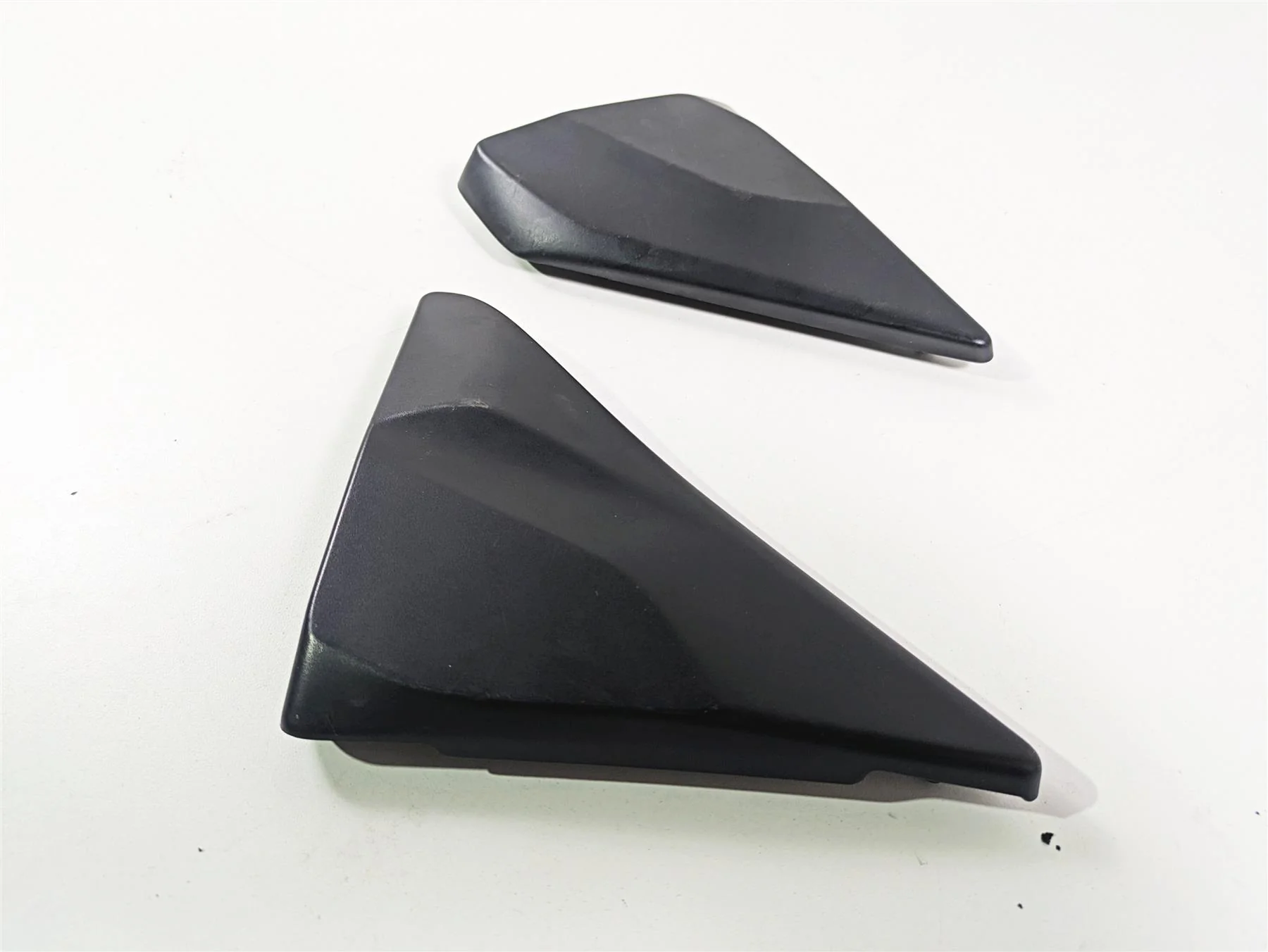 2016 BMW R1200RT K52 Left Right Infill Cover Fairing Set 46638534861 - Image 11