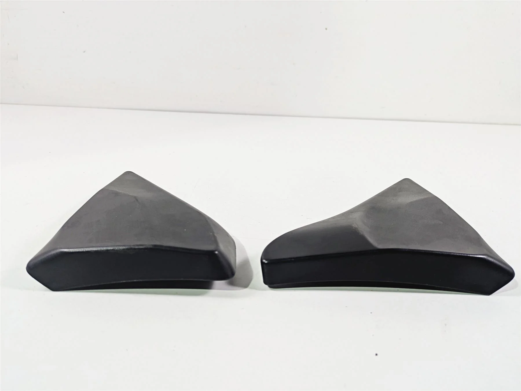 2016 BMW R1200RT K52 Left Right Infill Cover Fairing Set 46638534861 - Image 3