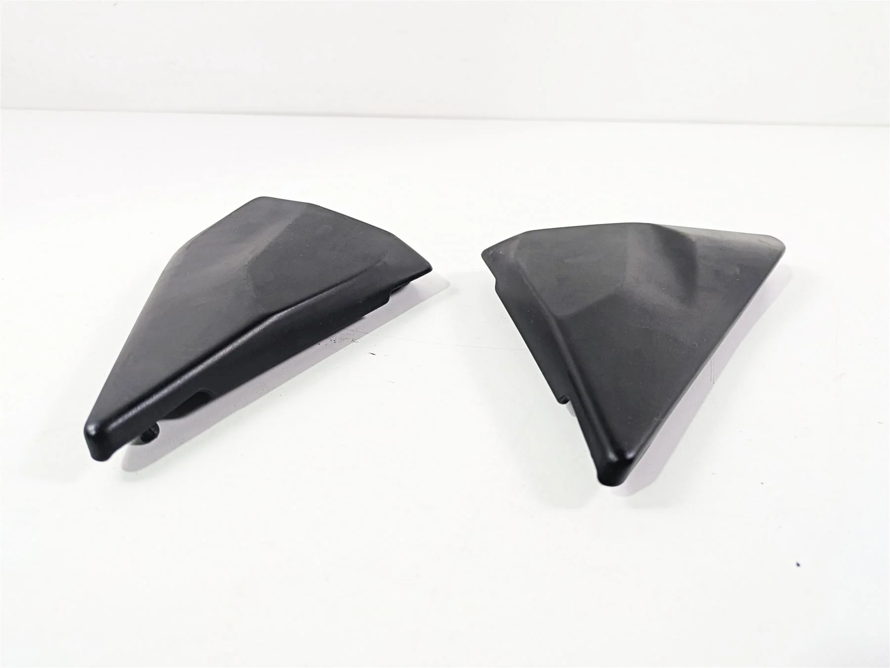 2016 BMW R1200RT K52 Left Right Infill Cover Fairing Set 46638534861 - Image 5