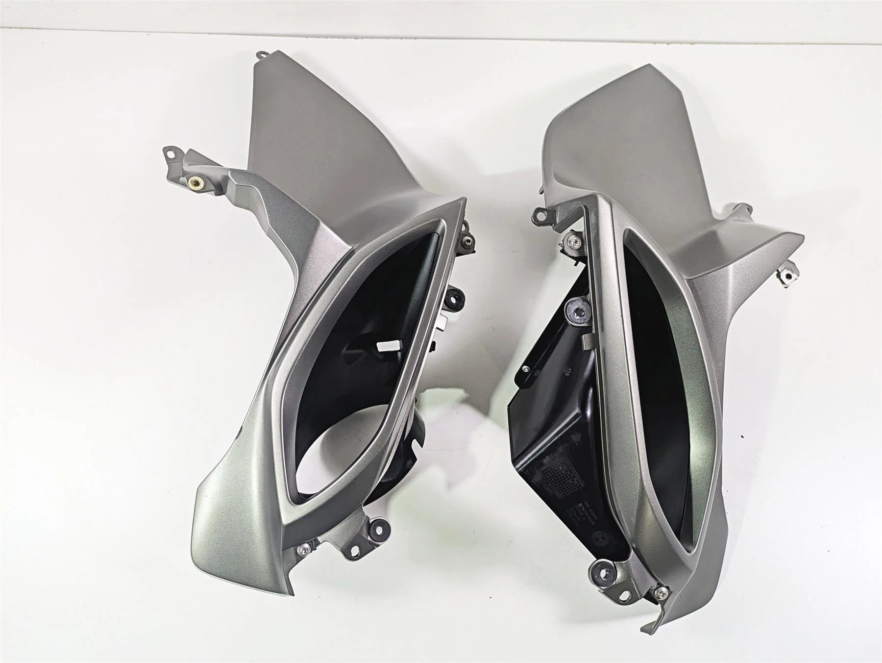 2016 BMW R1200RT K52 Left Right Intake Fairing Cover Set 46638533582 46638529381