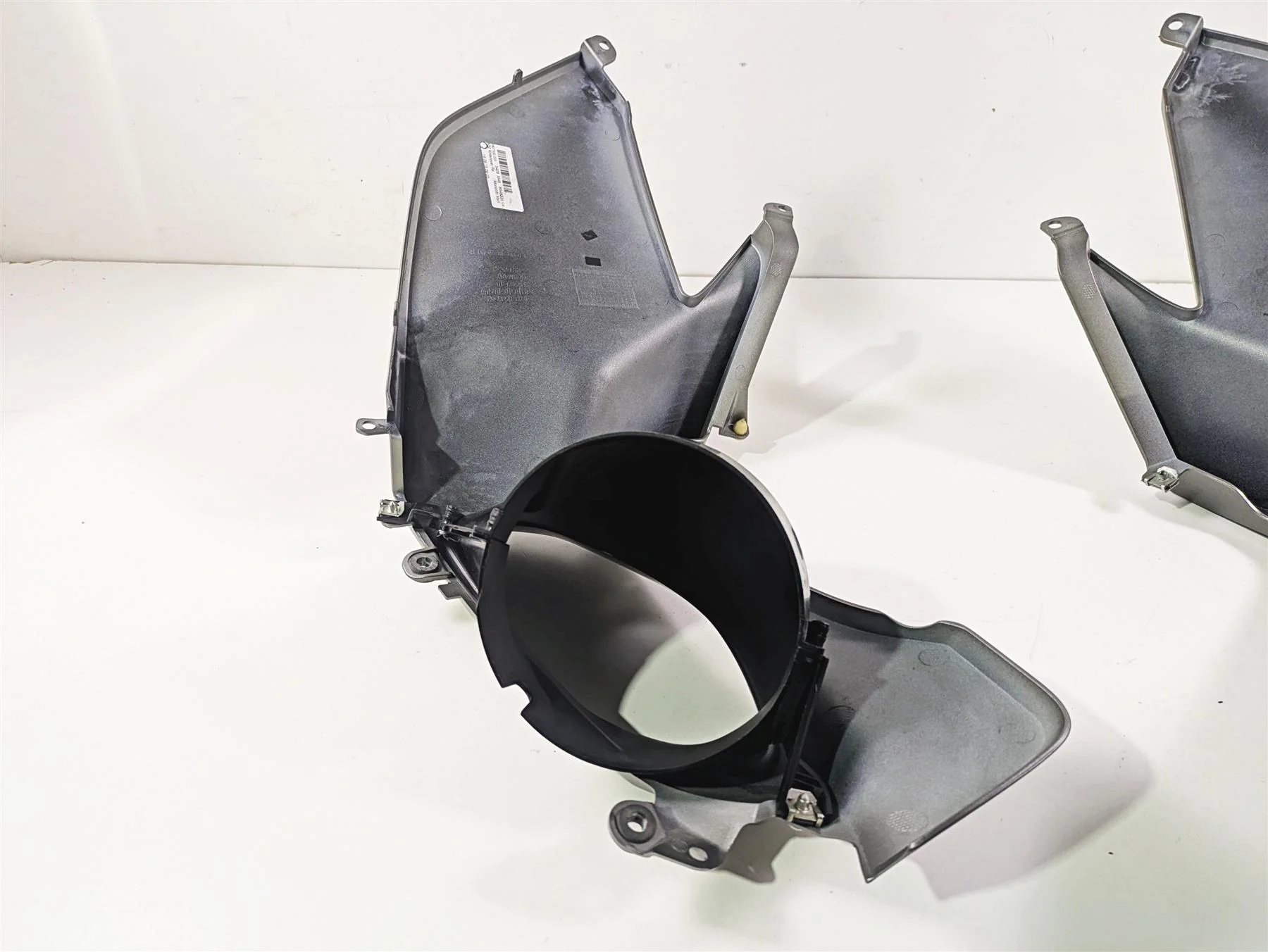 2016 BMW R1200RT K52 Left Right Intake Fairing Cover Set 46638533582 46638529381 - Image 8