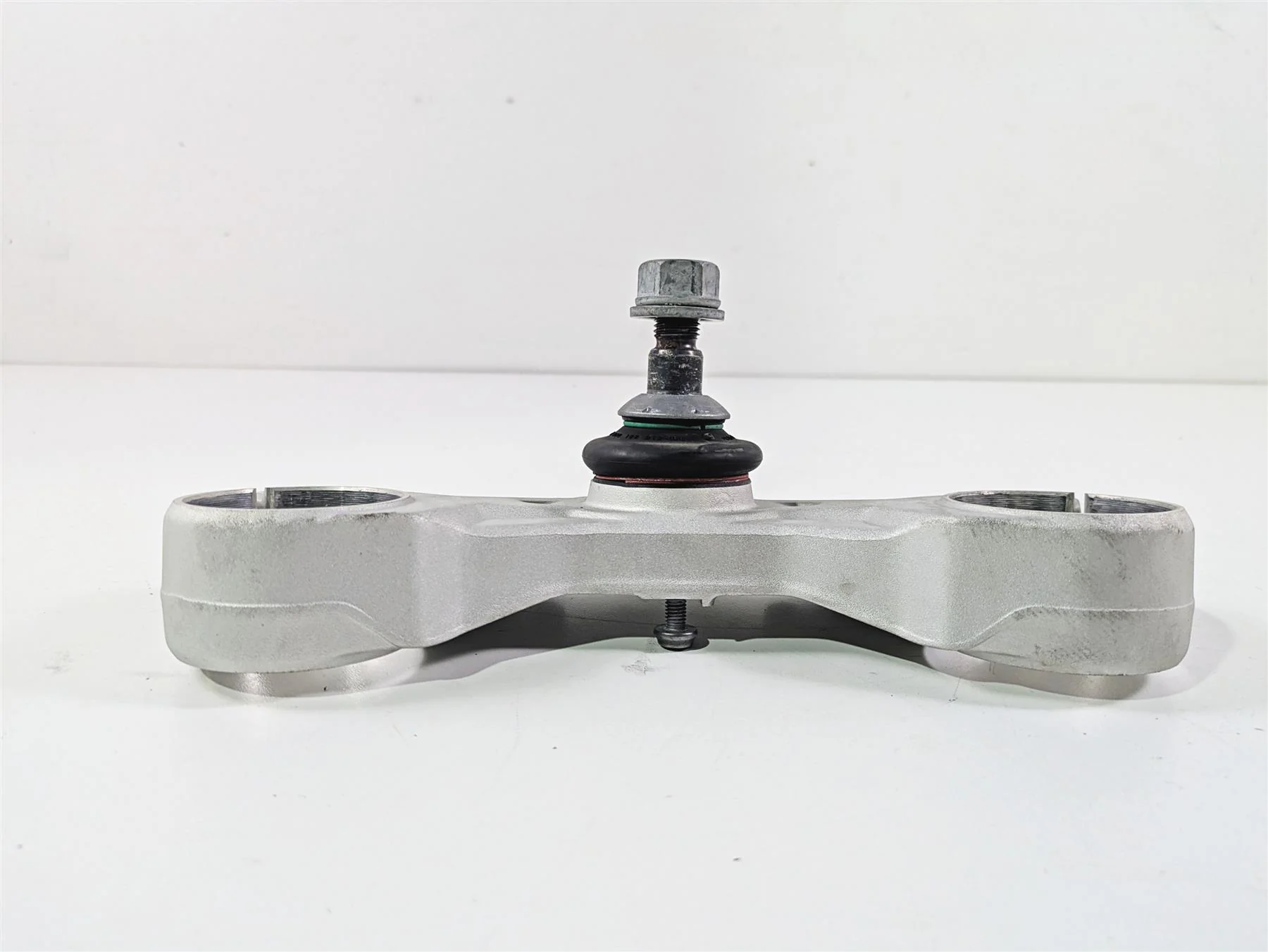 2016 BMW R1200RT K52 Lower Triple Tree Steering Clamp 31428549492 - Image 2