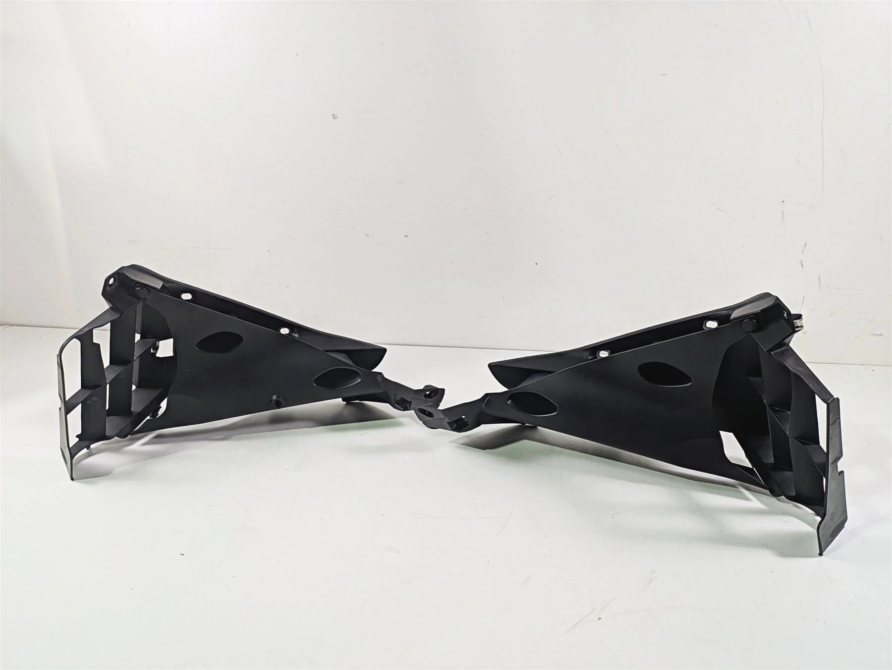 2016 BMW R1200RT K52 Radiator Fairing Cover Scoop Set 46637728668 - Image 10