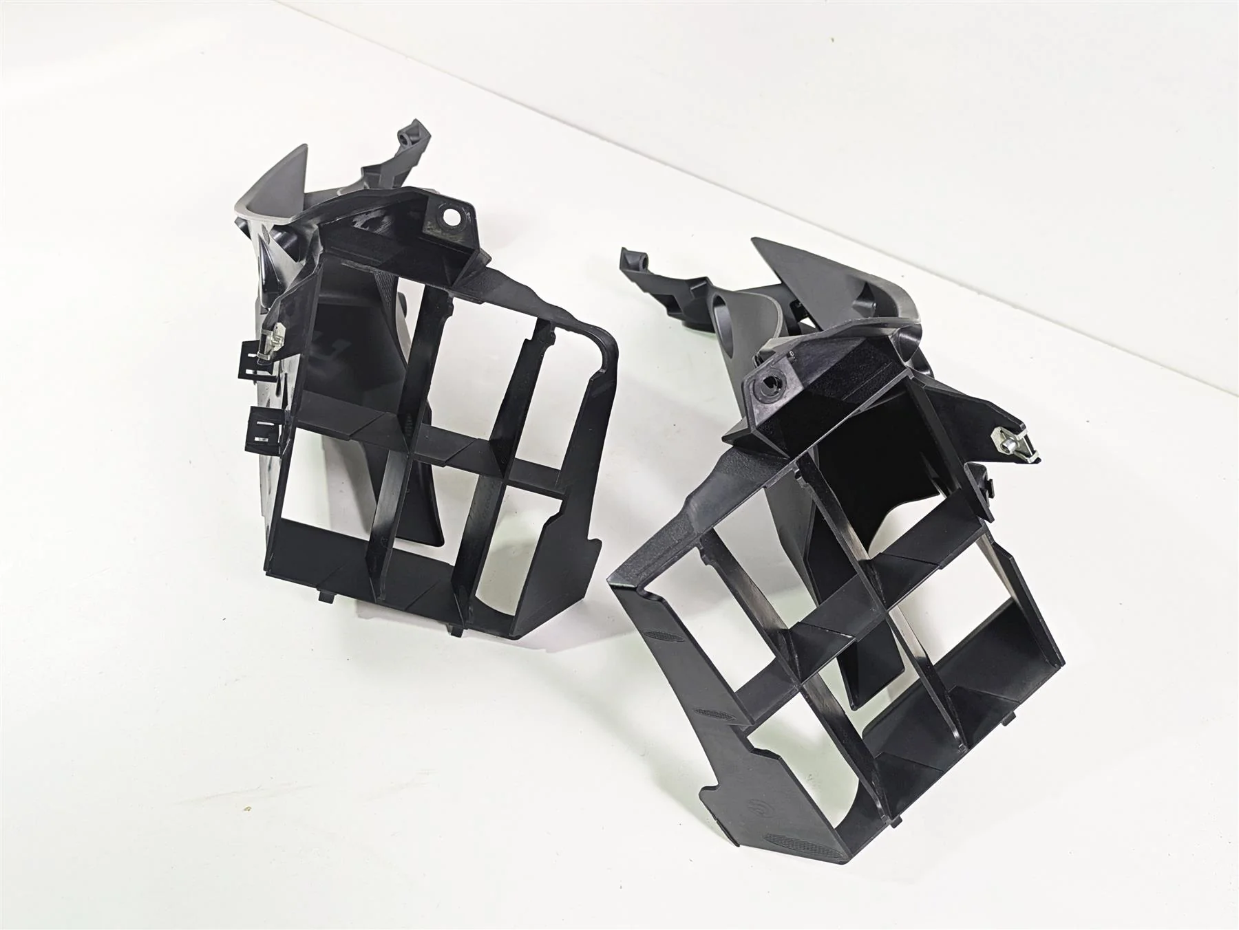 2016 BMW R1200RT K52 Radiator Fairing Cover Scoop Set 46637728668 - Image 11