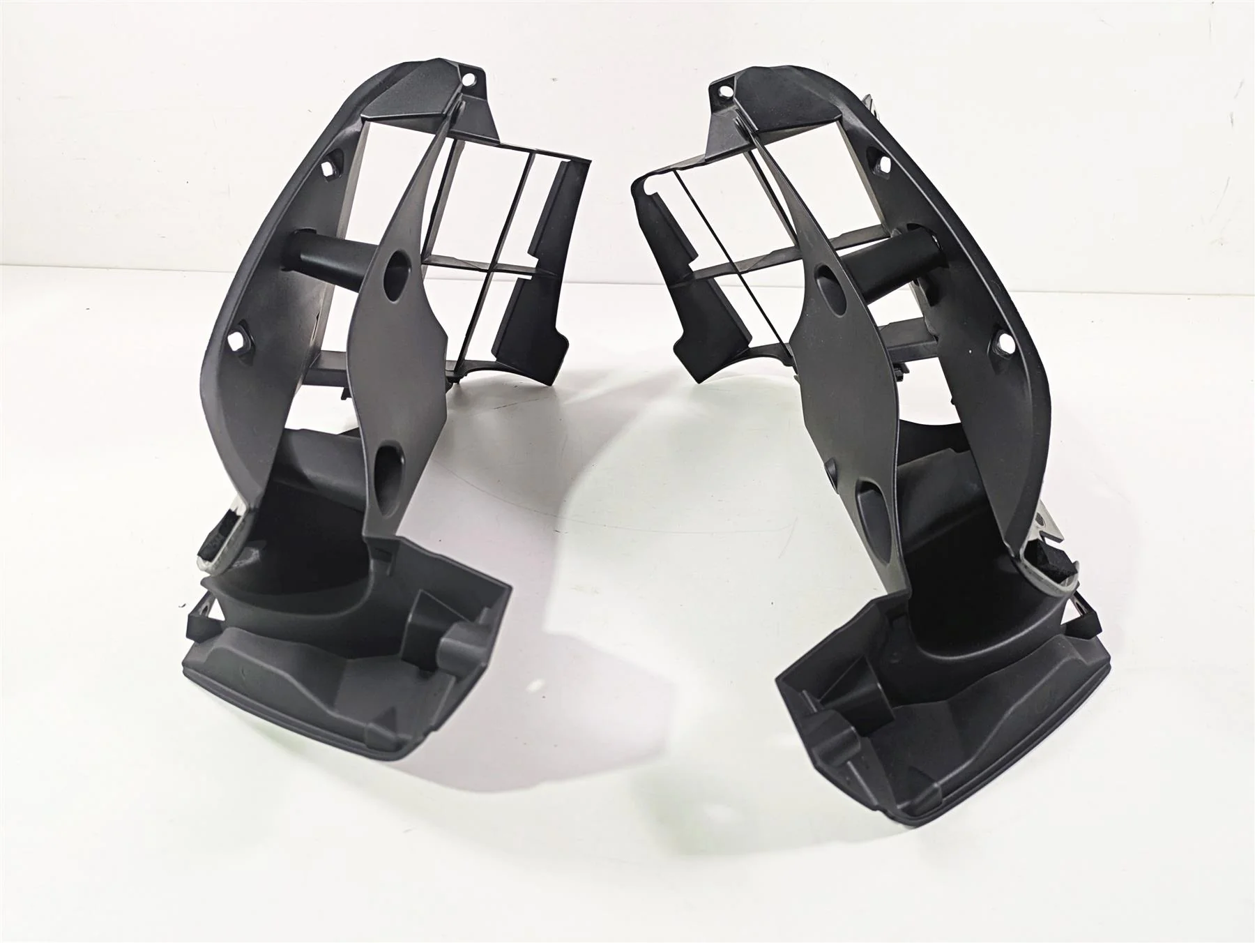 2016 BMW R1200RT K52 Radiator Fairing Cover Scoop Set 46637728668 - Image 3