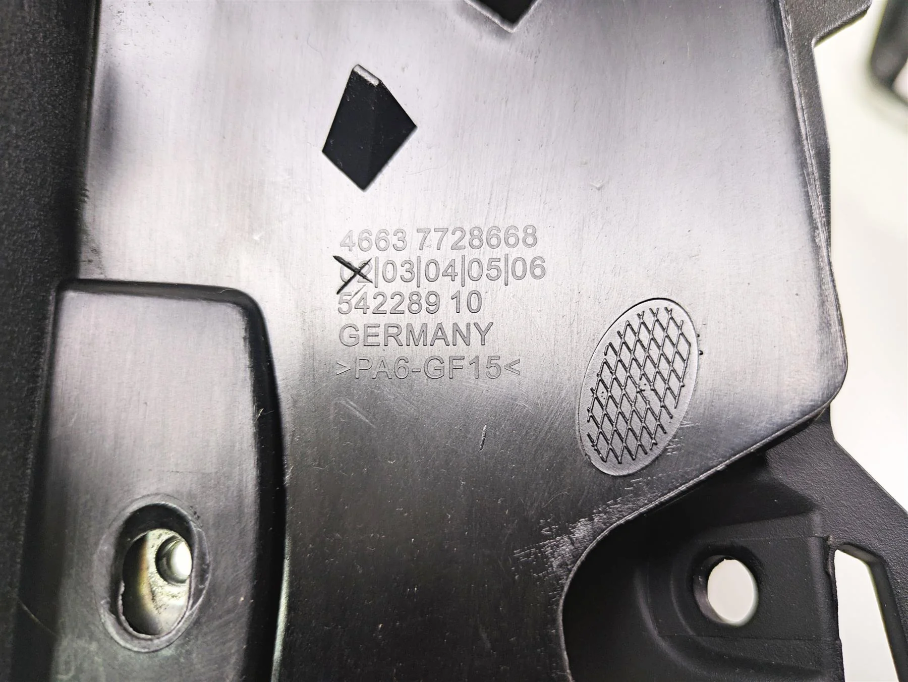2016 BMW R1200RT K52 Radiator Fairing Cover Scoop Set 46637728668 - Image 6