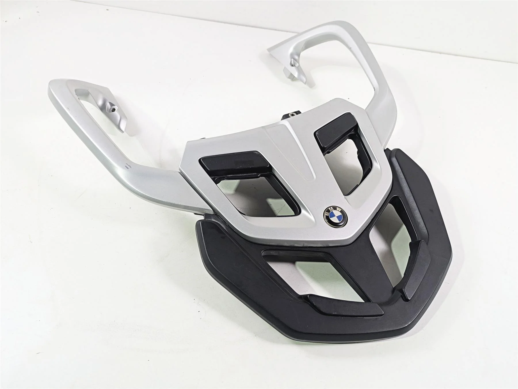 2016 BMW R1200RT K52 Rear Luggage Rack Grab Rail Bar 46548520650 - Image 10