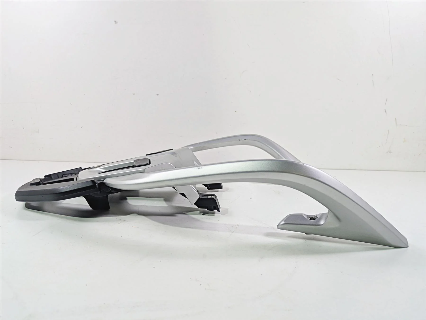2016 BMW R1200RT K52 Rear Luggage Rack Grab Rail Bar 46548520650 - Image 2