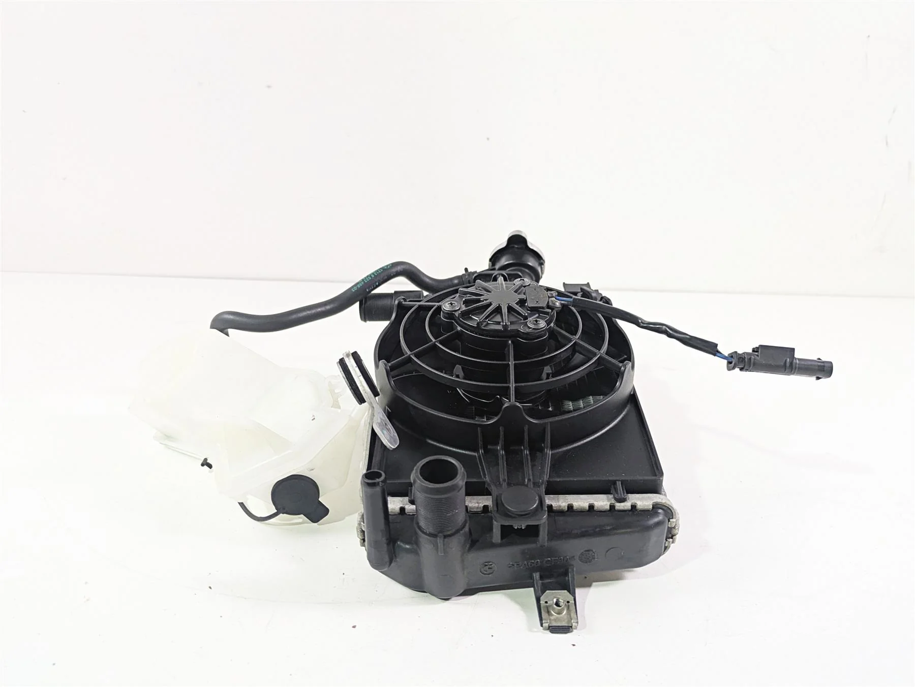 2016 BMW R1200RT K52 Right Radiator Fan Hoses Reservoir Set 17118546416 - Image 5