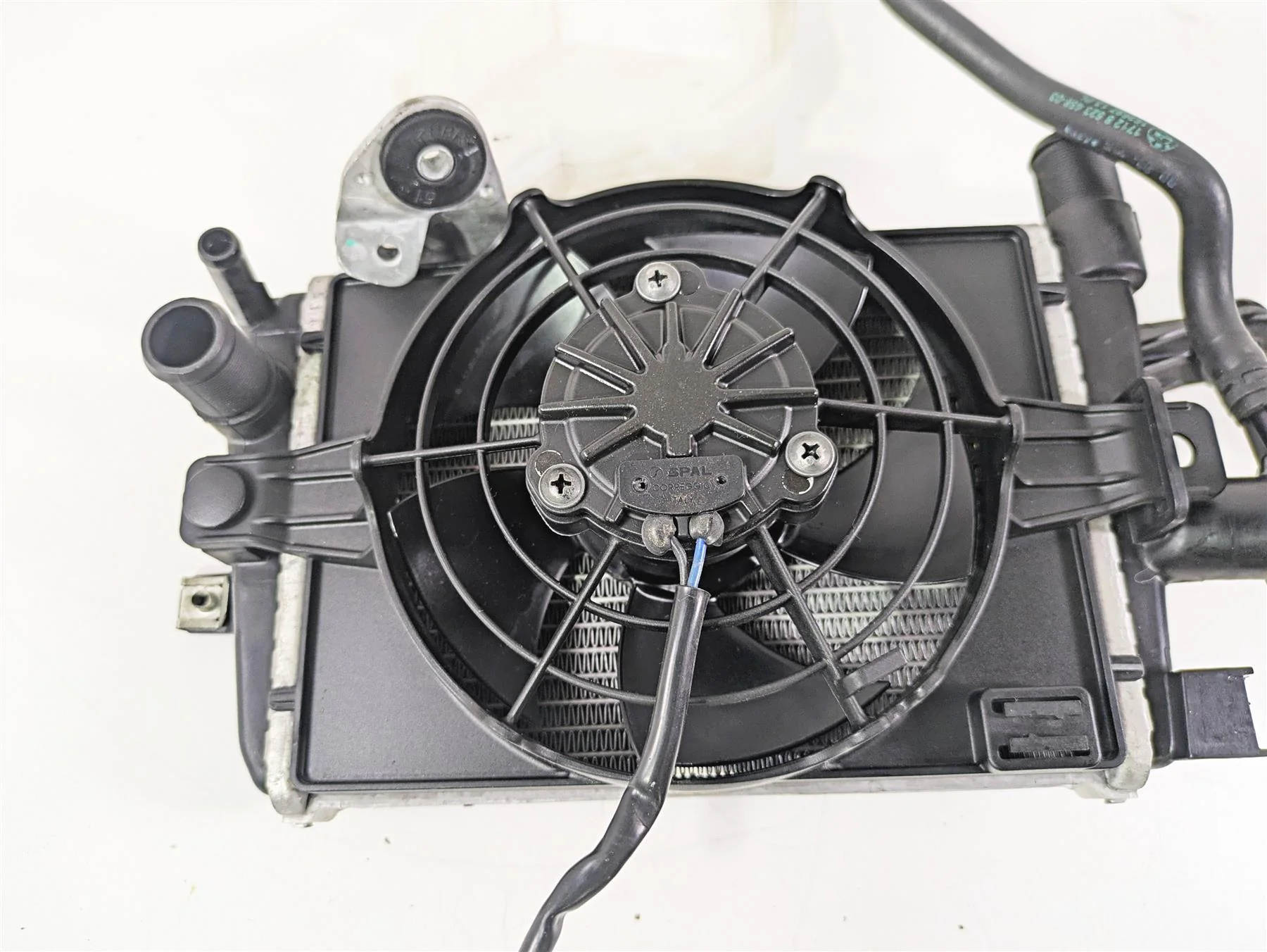 2016 BMW R1200RT K52 Right Radiator Fan Hoses Reservoir Set 17118546416 - Image 7