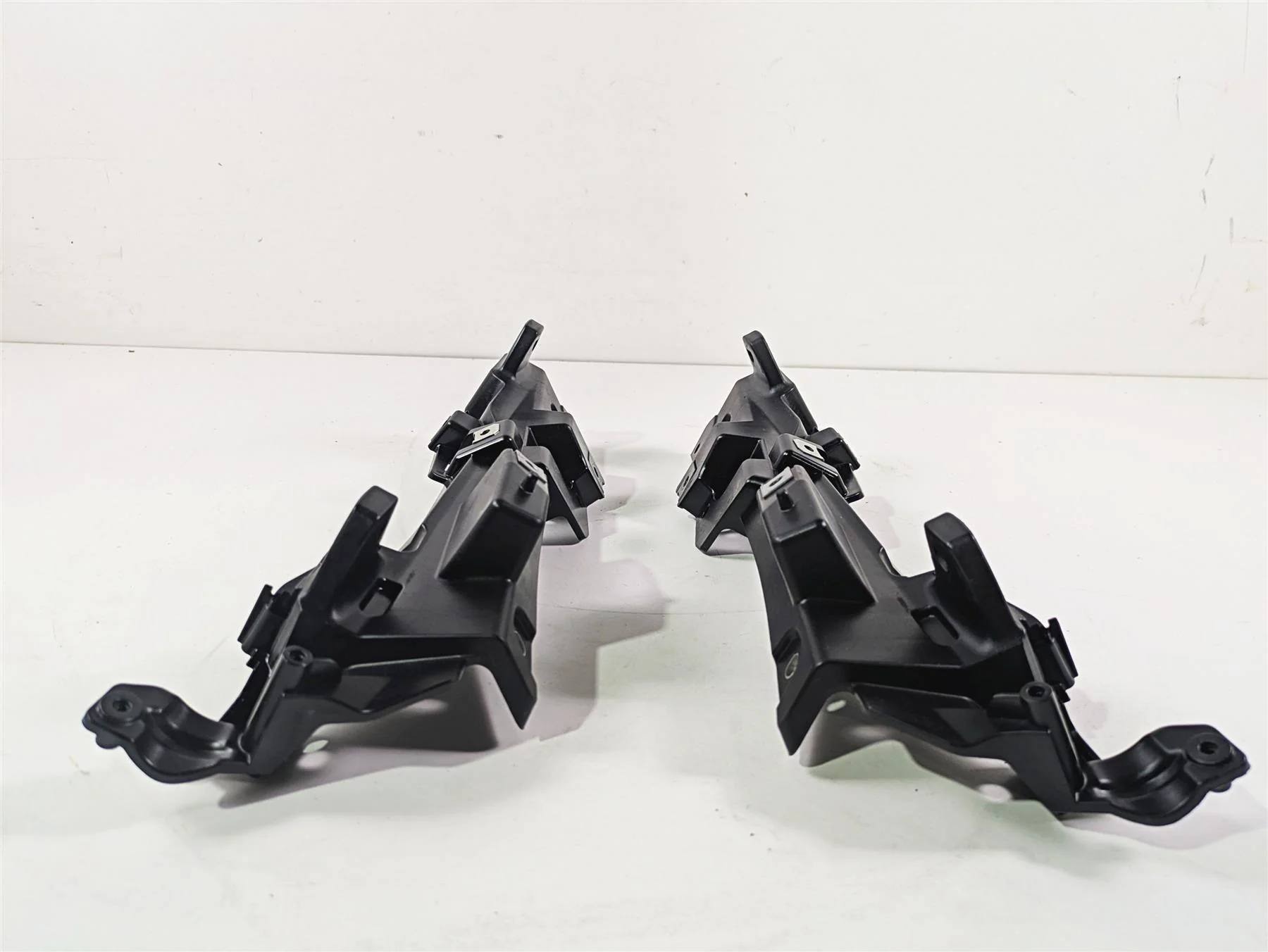 2016 BMW R1200RT K52 Saddlebag Mount Holder Set 46547728665 46547728666 - Image 2