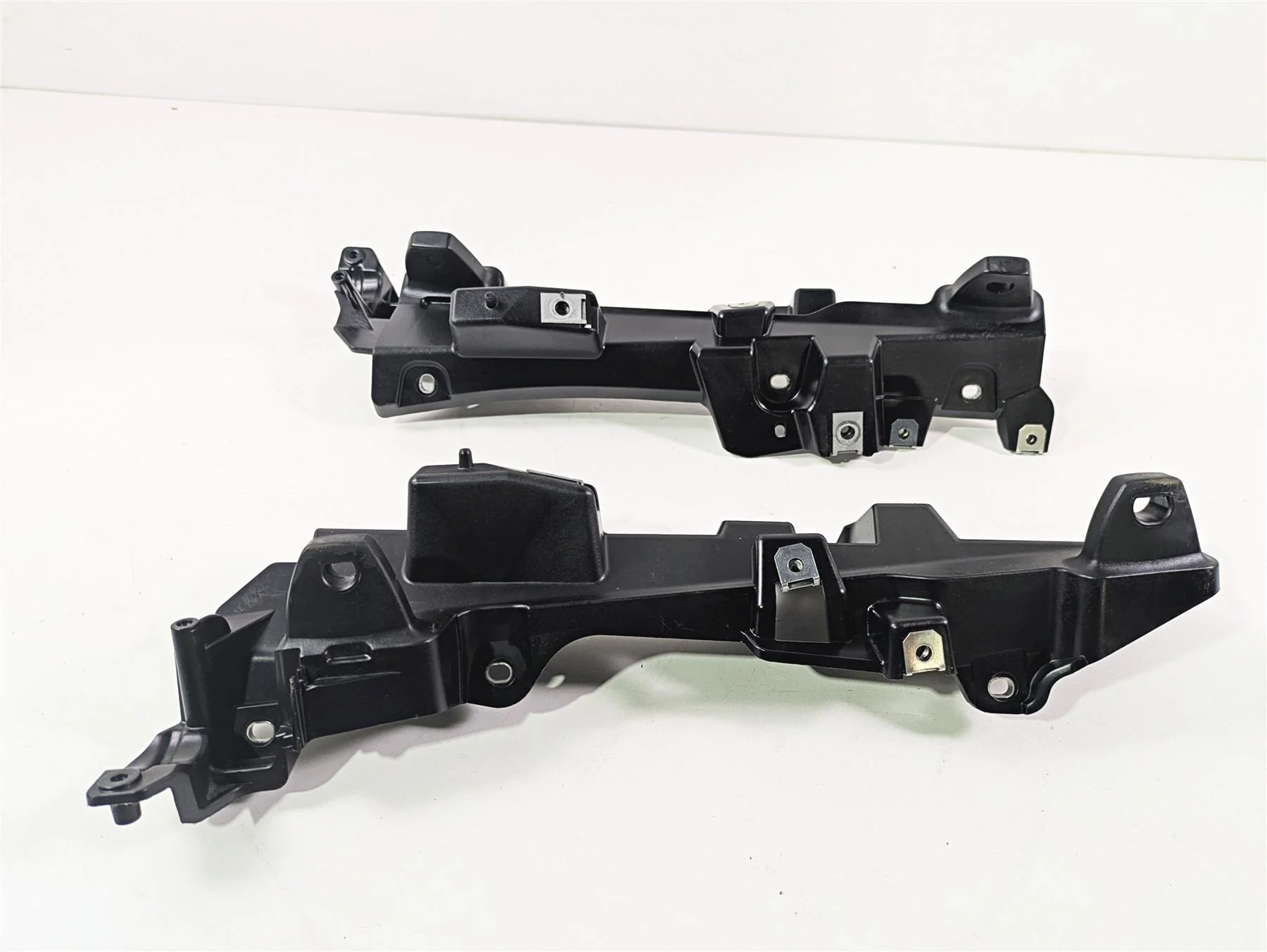 2016 BMW R1200RT K52 Saddlebag Mount Holder Set 46547728665 46547728666 - Image 3