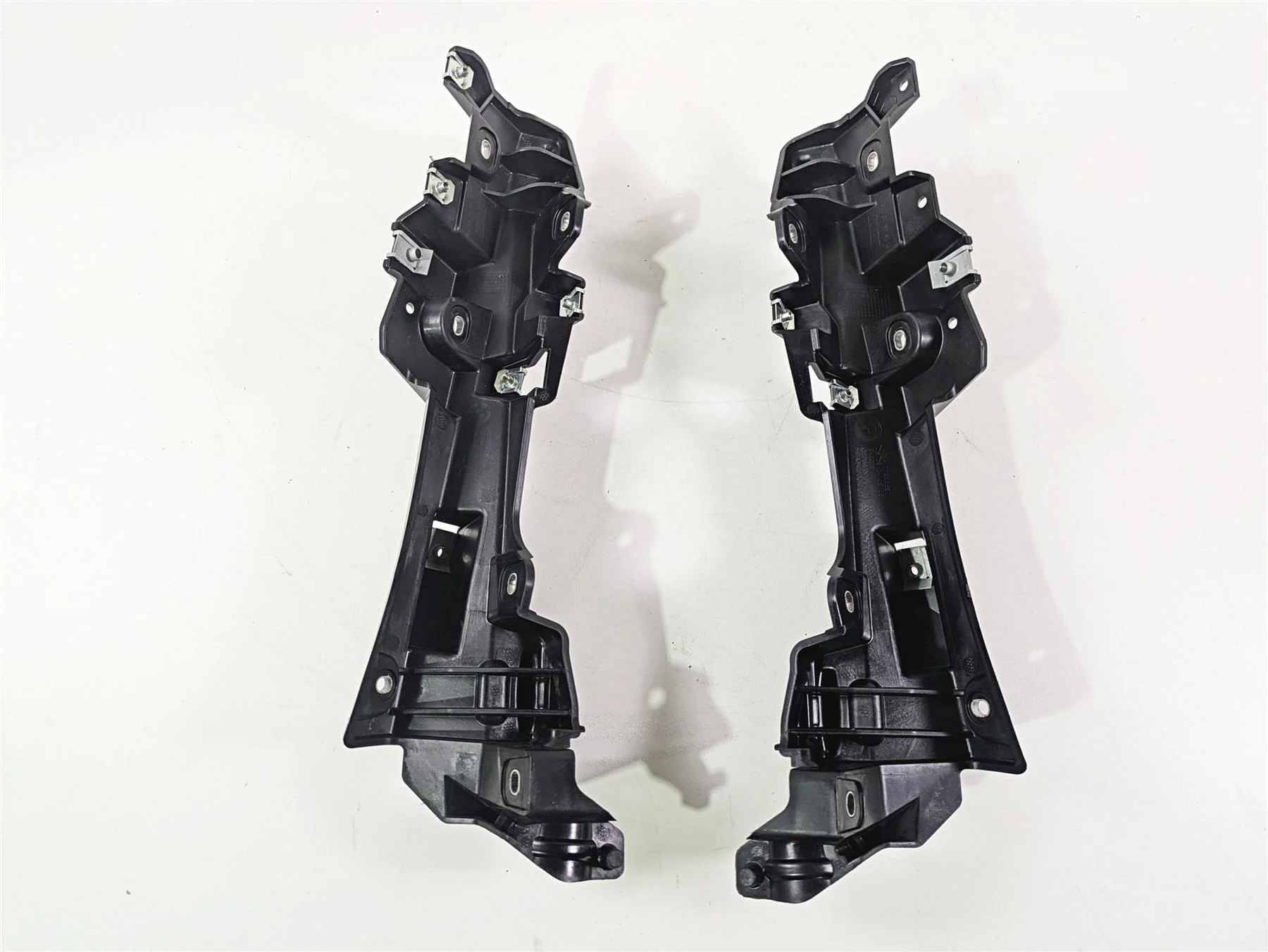 2016 BMW R1200RT K52 Saddlebag Mount Holder Set 46547728665 46547728666 - Image 6