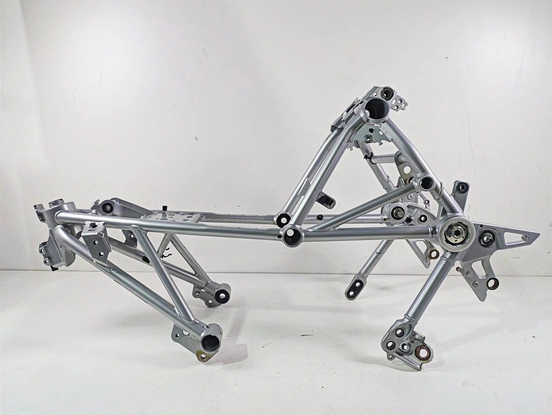 2016 BMW R1200RT K52 Straight Main Frame Chassis With Salvage Florida Title 46518550716 46518387840 - Image 3