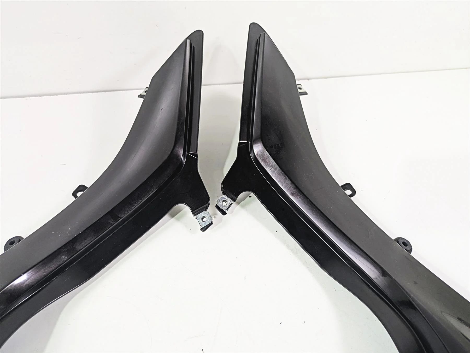 2016 BMW R1200RT K52 Tail Side Cover Fairing Set 46638533567 46638533568 - Image 10